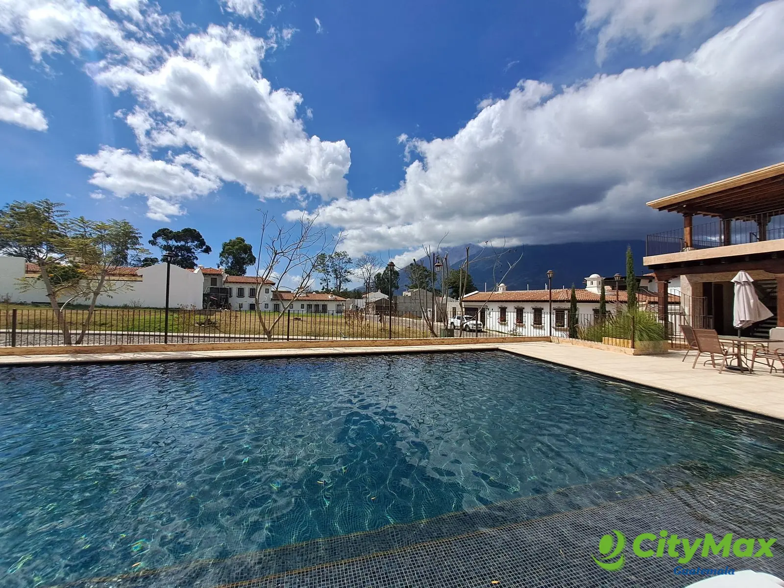 Hermosa casa en venta en Antigua Guatemala - foto 1
