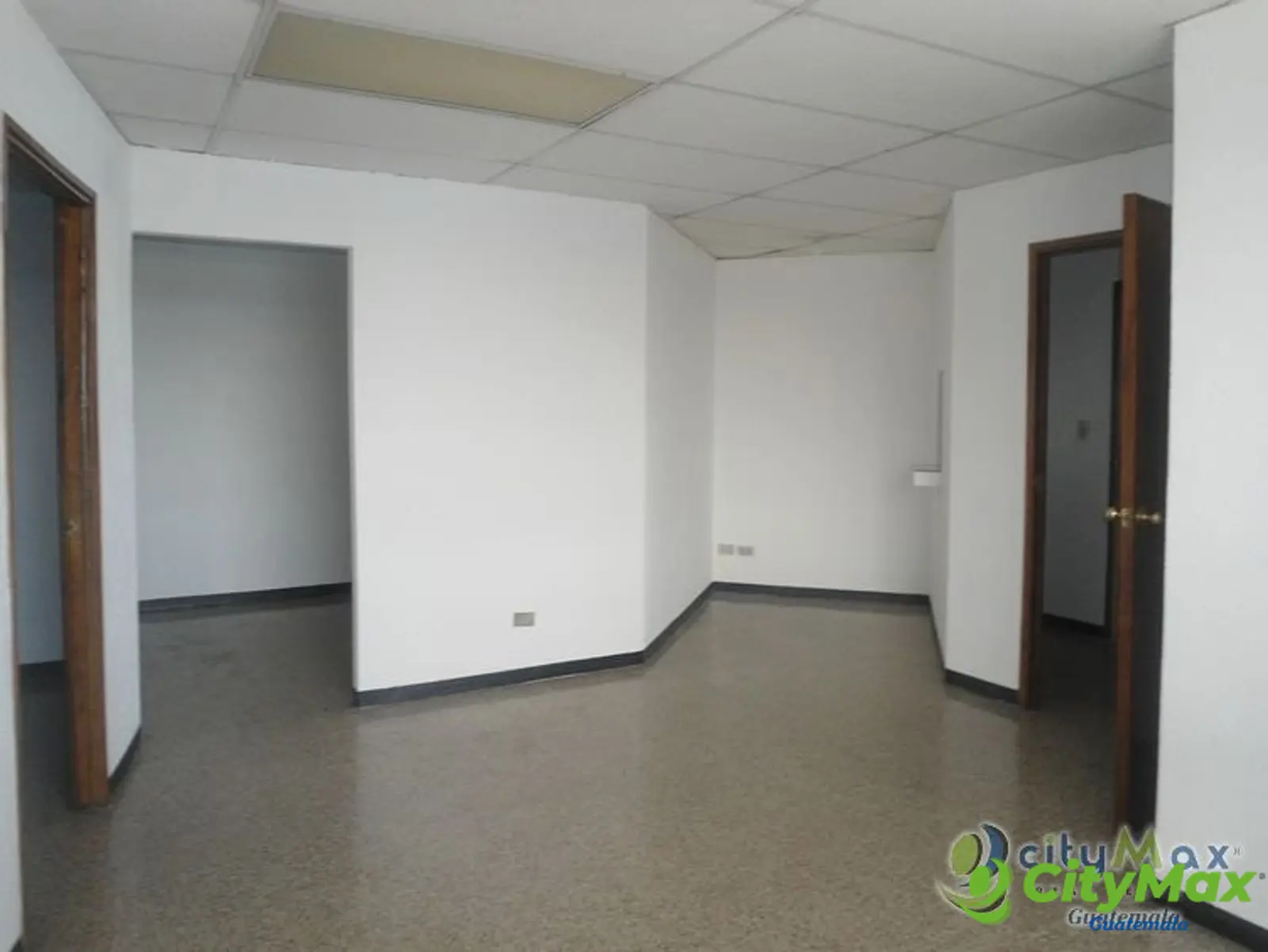 Alquilo Oficina con 60.00m2 en Zona 13 - foto 1