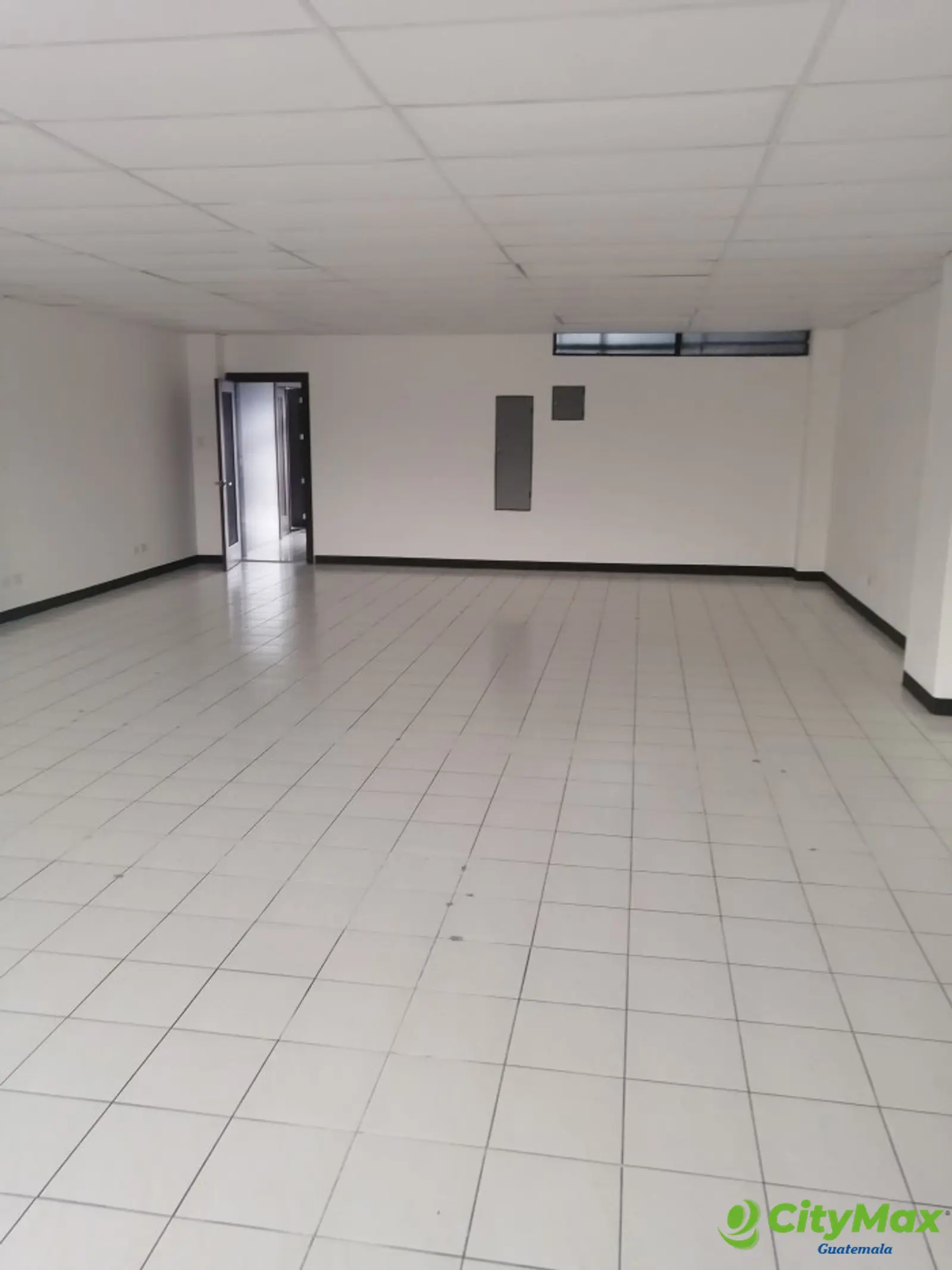 RENTA DE OFICINA IDEAL PARA CLINICA MEDICA EN ZONA 9 - foto 1