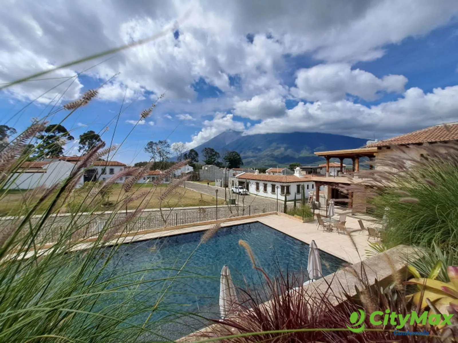 En venta Casa en condominio Residencial Antigua Guate - foto 1