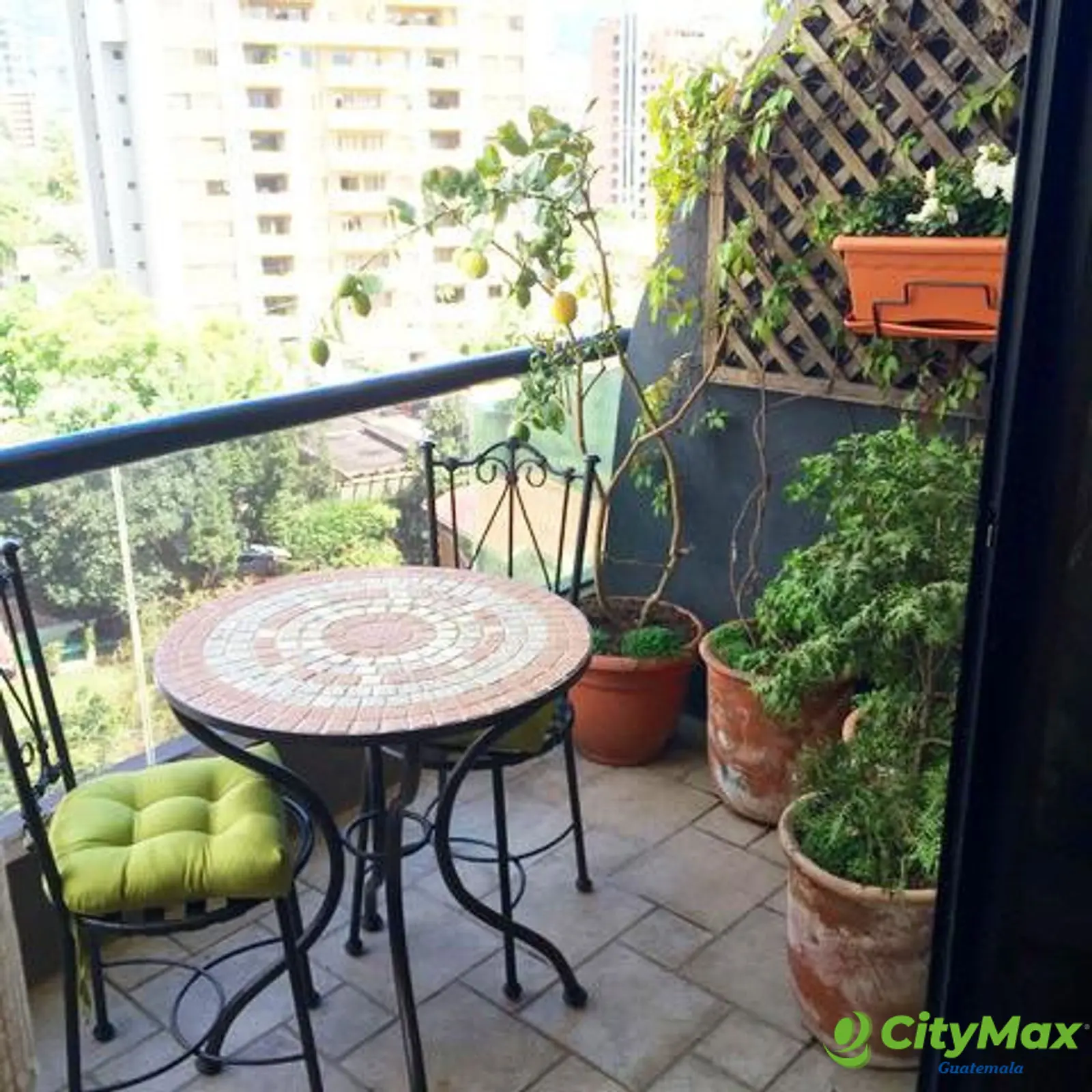 Apartamento amueblado cerca de La Estacion Zona 10 - foto 1