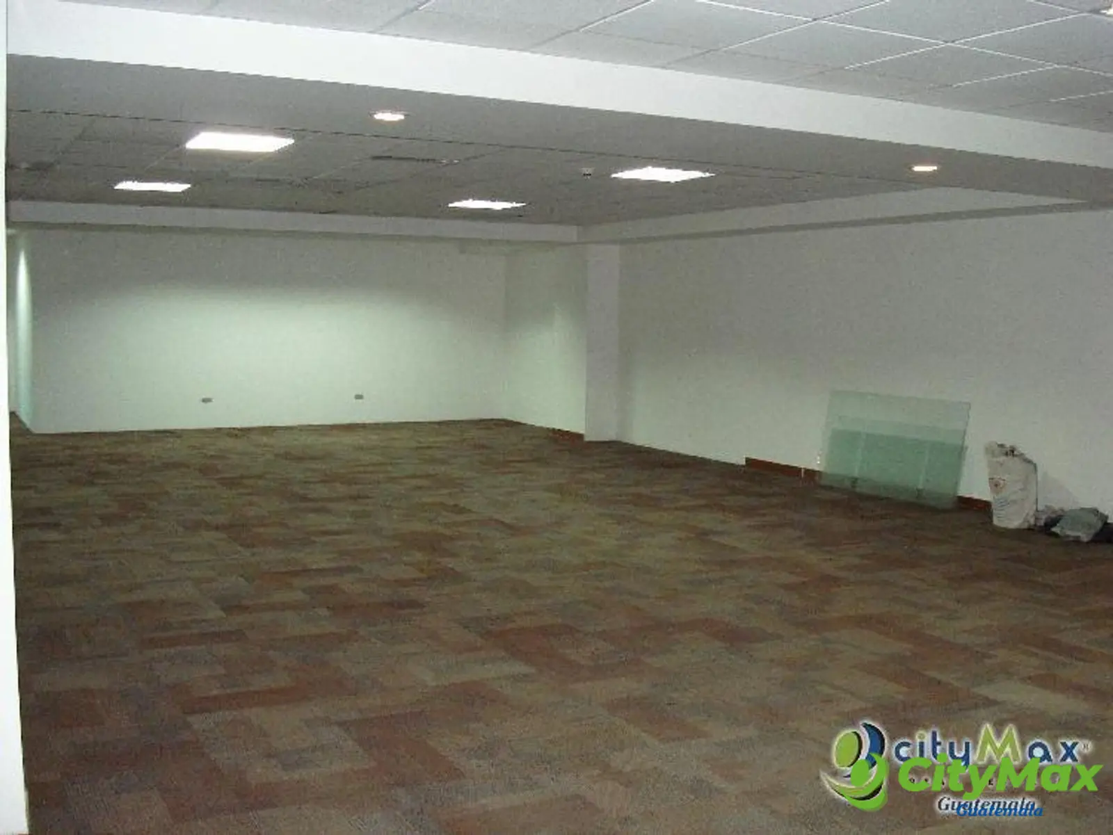 Oficina en alquiler con 255m2 en Zona 14 Europlaza - foto 1