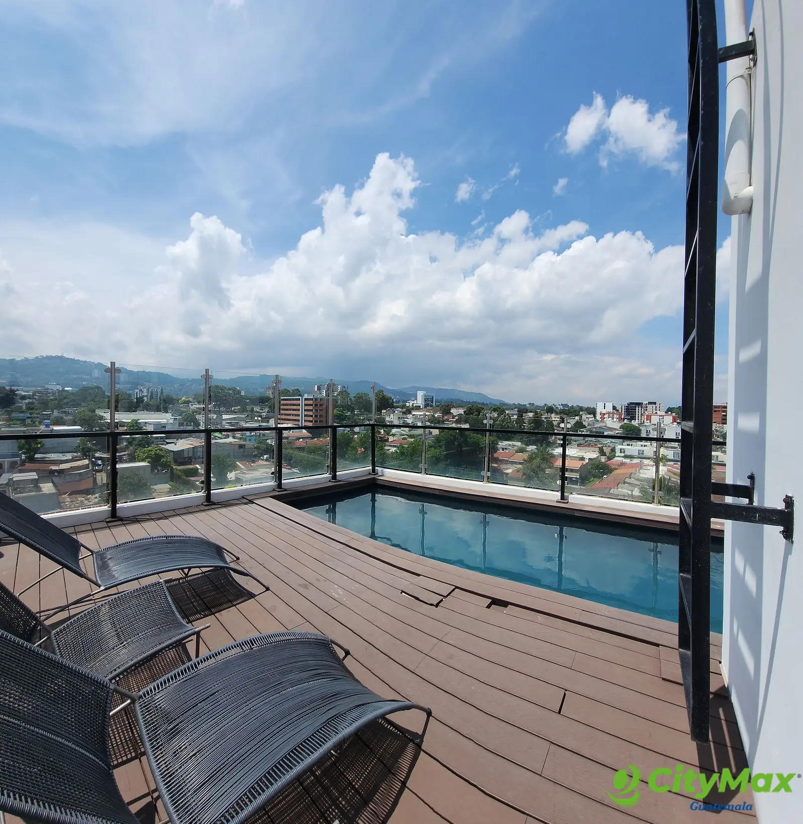 Apartamento en venta en la zona 14 la Villa  - foto 1