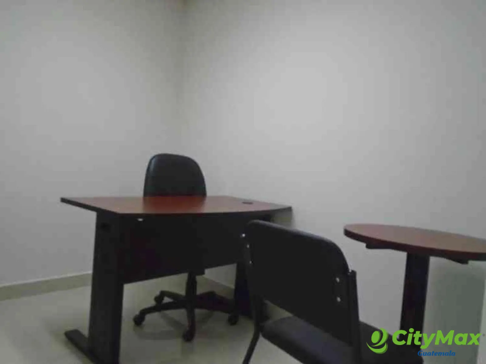 Alquilo Oficina Amueblada en Zona 10  - foto 1