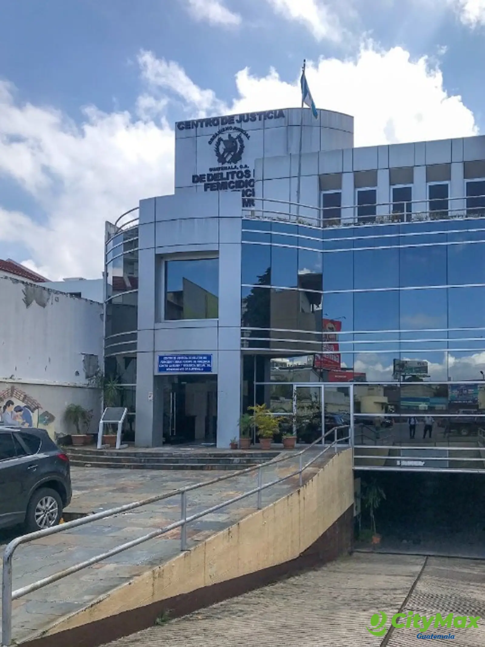 En Venta Edificio Diagonal 6 en Zona 10 para Inversión - foto 1