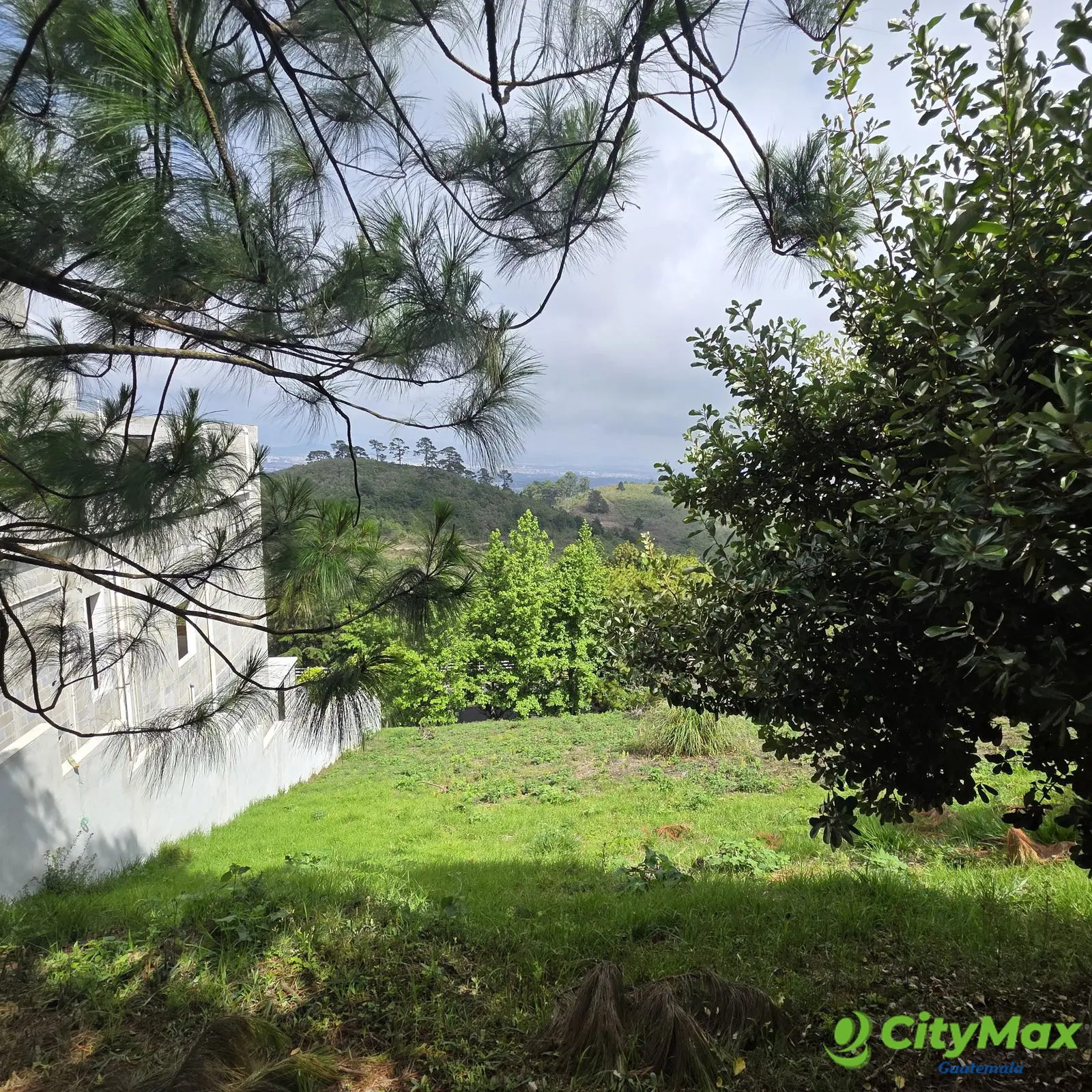 En Venta terreno en El Pulté zona 16 Guatemala - foto 1