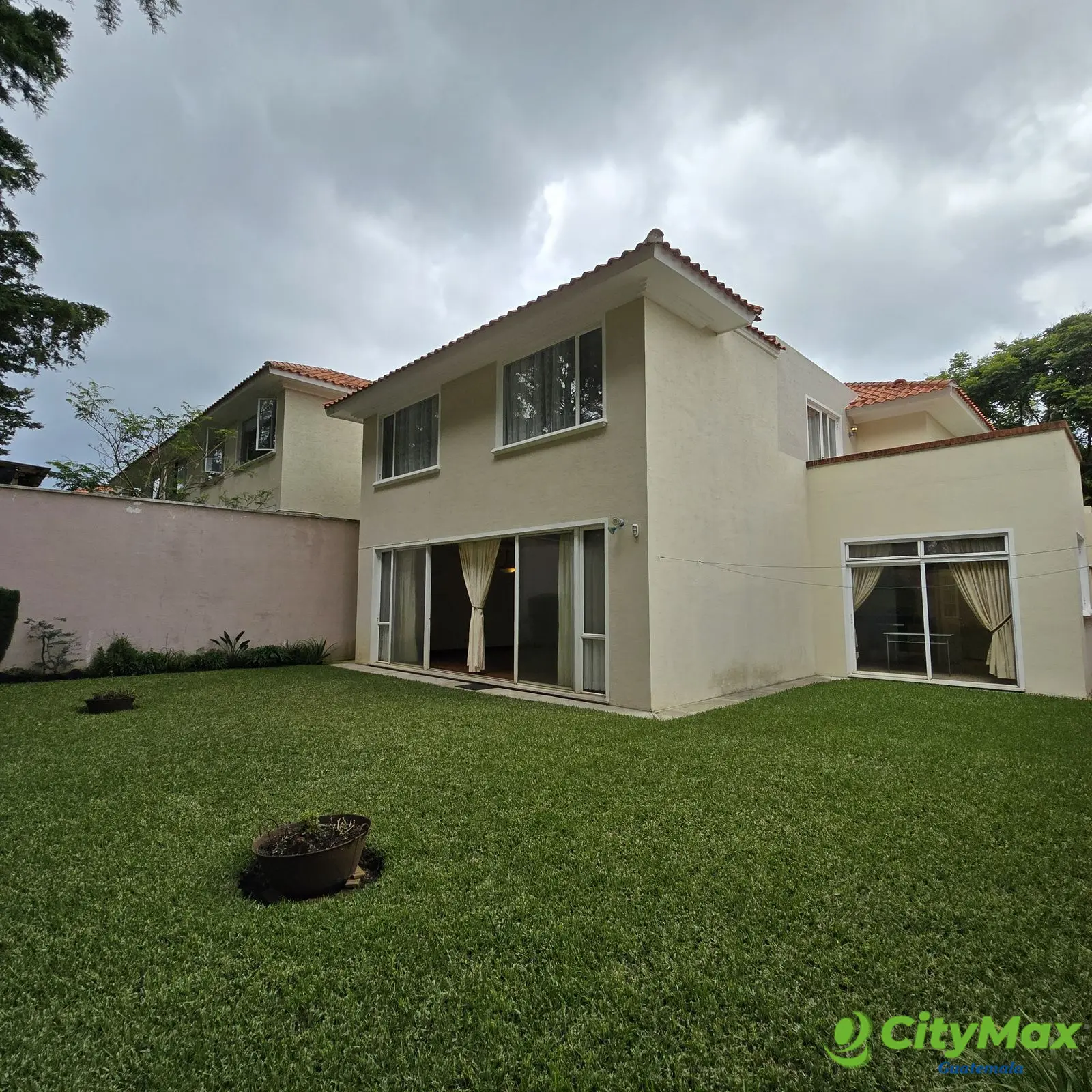 Casa en Venta en Portal del Bosque Fraijanes - foto 1