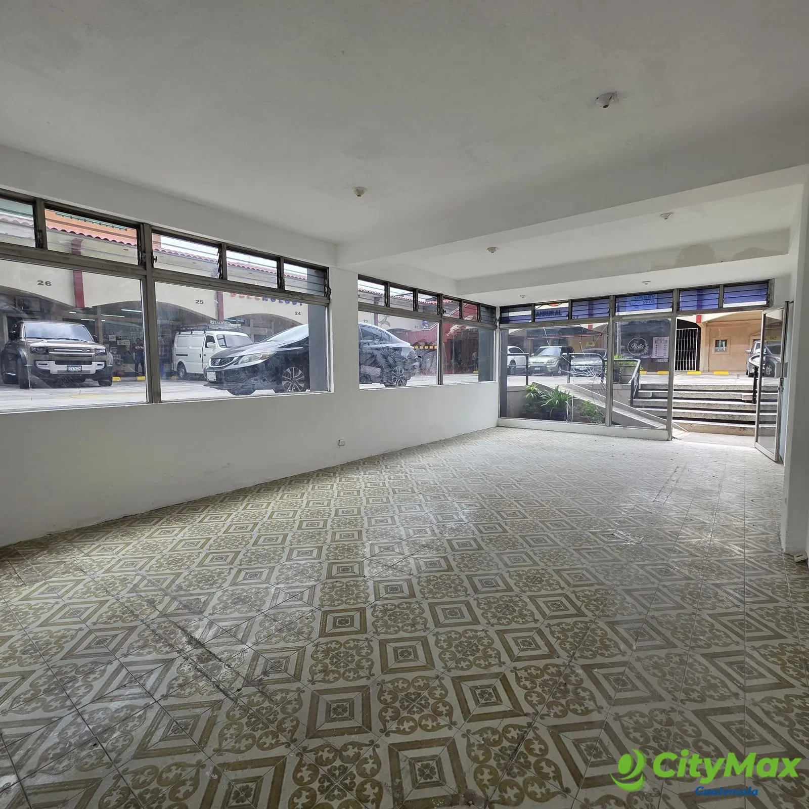 Local Comercial en RENTA Nivel 1 Zona 13 Las Américas - foto 1
