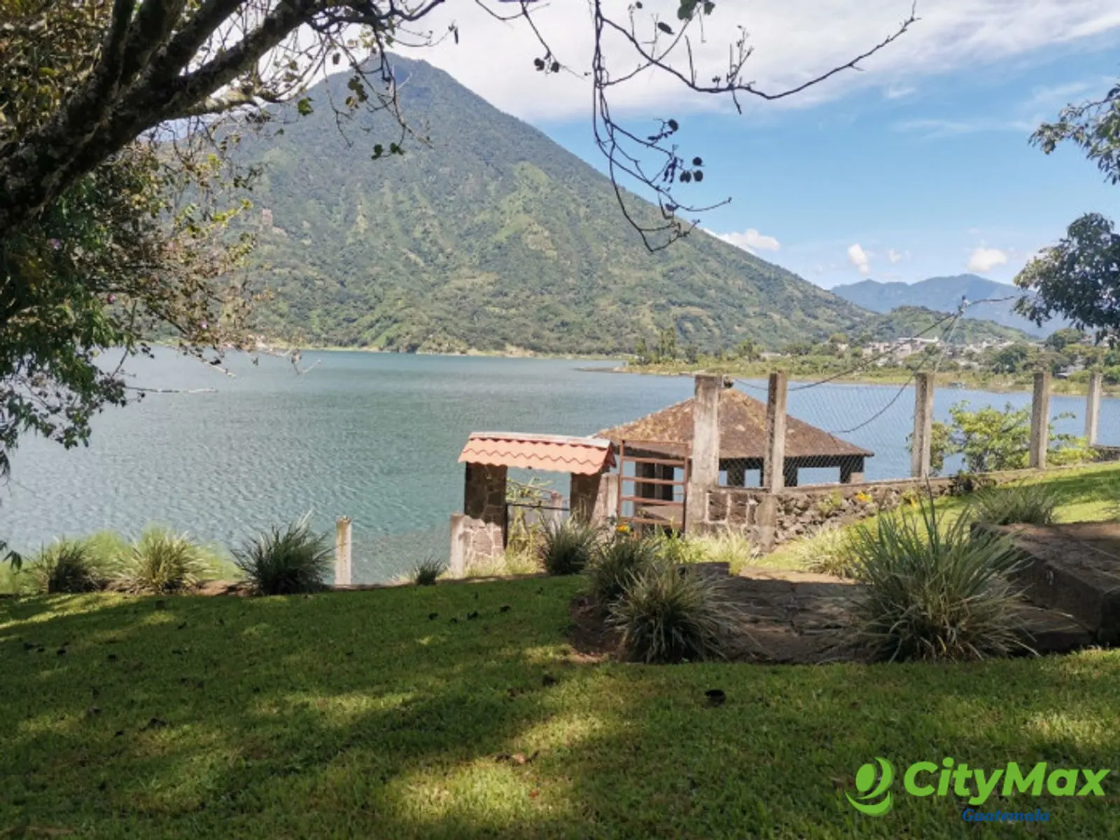 Espectácular Casa Santiago Atitlán a la Venta - foto 1