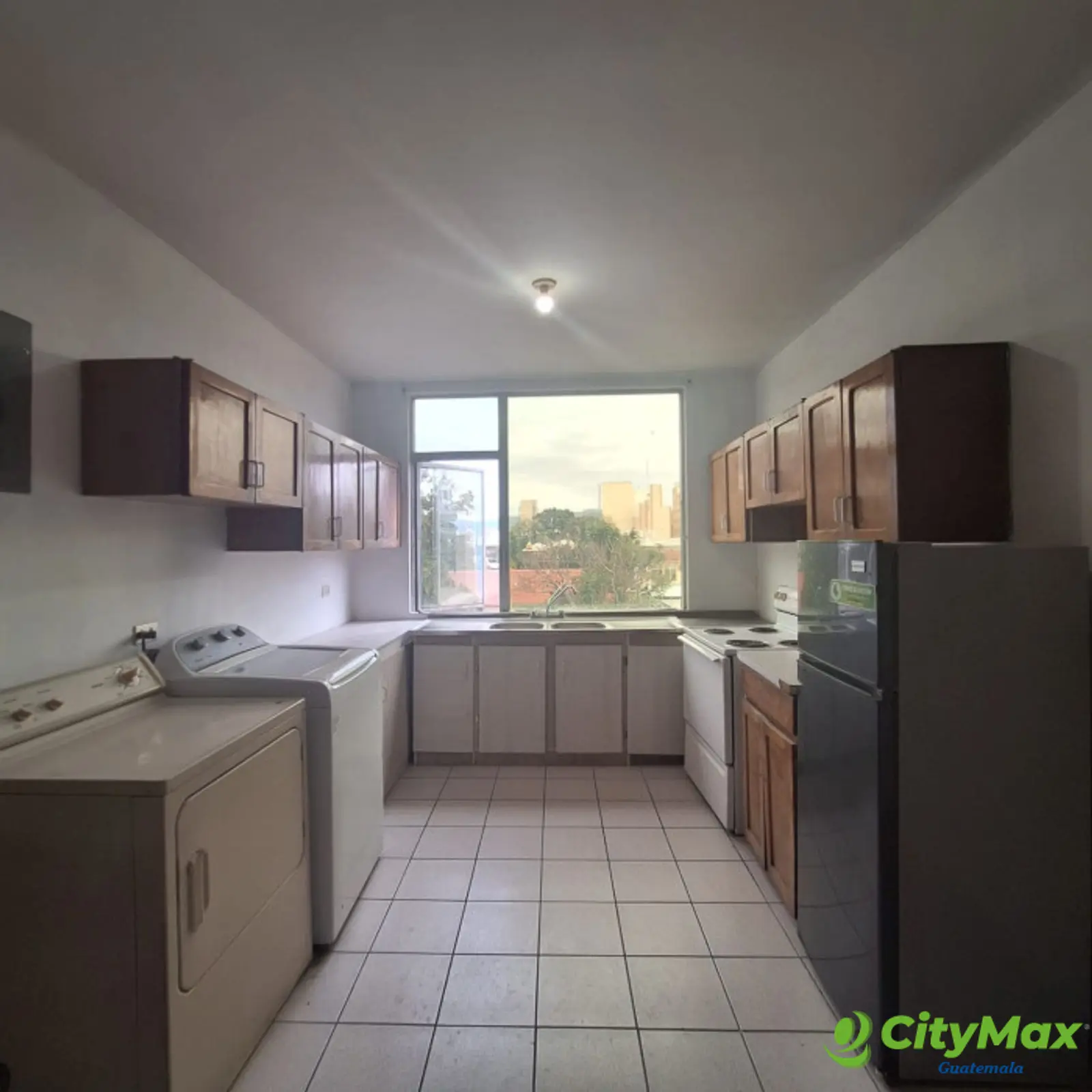 Apartamento Amueblado en Renta en Zona 12 - foto 1
