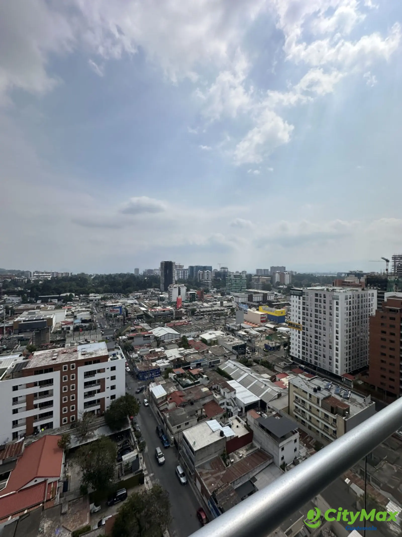 Apartamento Nuevo En Nivel Alto en Venta en Zona 10  - foto 1