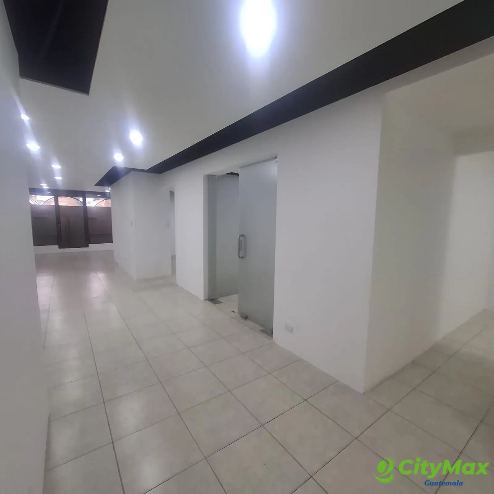 Oficina en Renta en Zona 10 Guatemala | Espacio Comercial - foto 1
