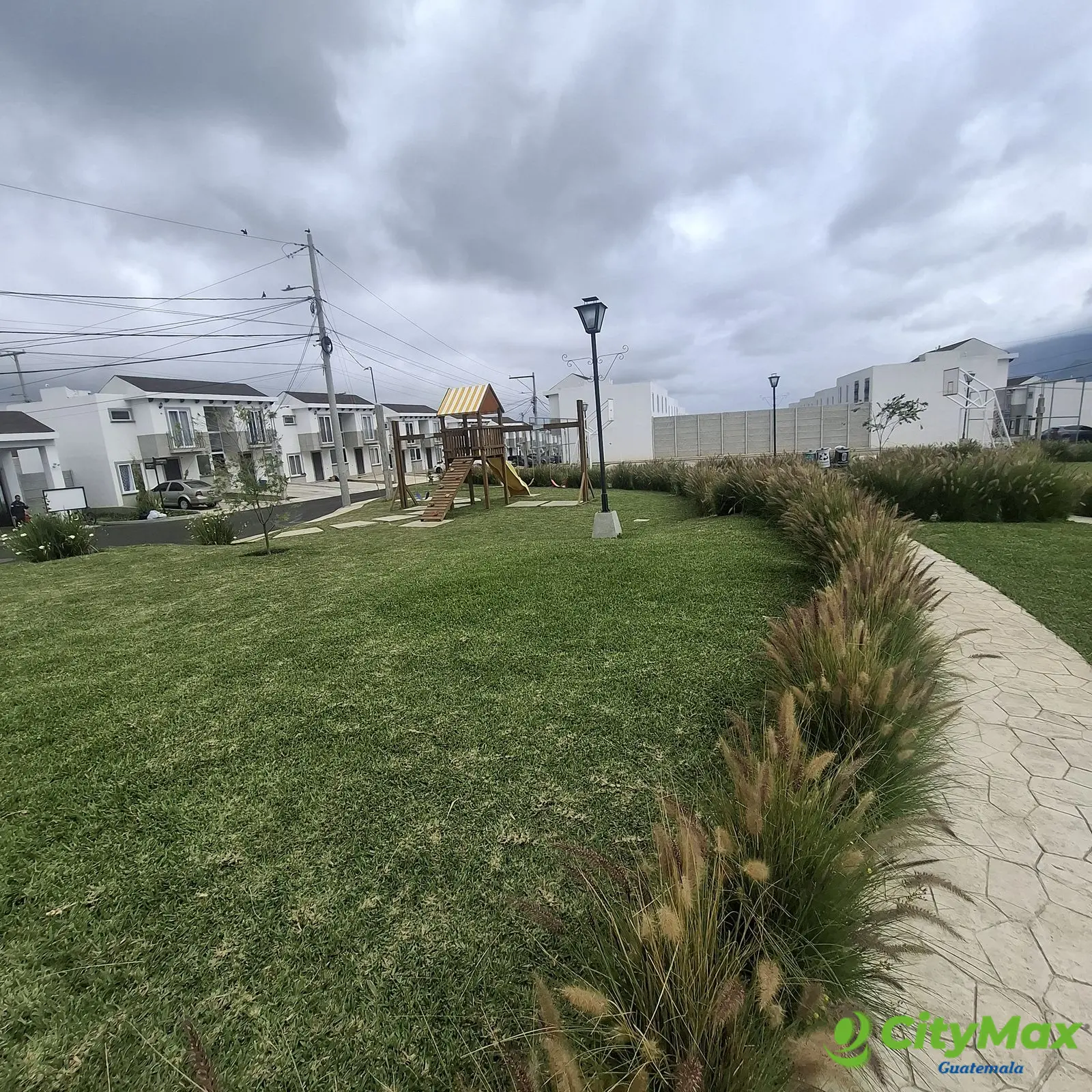 En Venta Casa Condominio Residencial Condado Florenza - foto 1