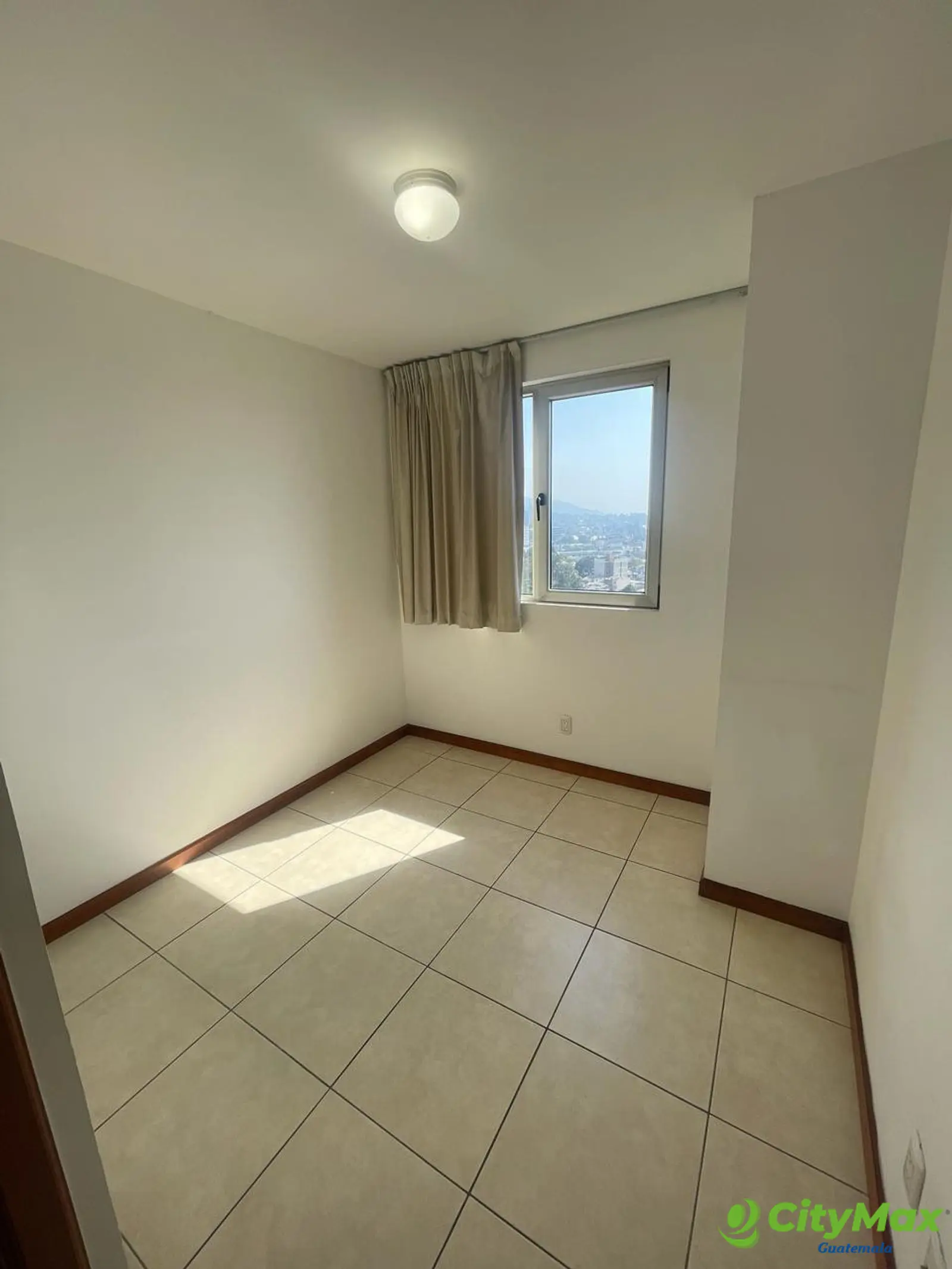 Renta de Apartamento en Zona 15 - foto 1