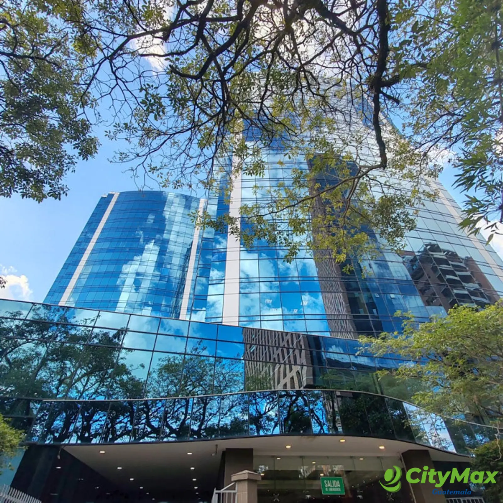 En venta o Renta Oficina de 500m2 en zona 10 Guatemala - foto 1