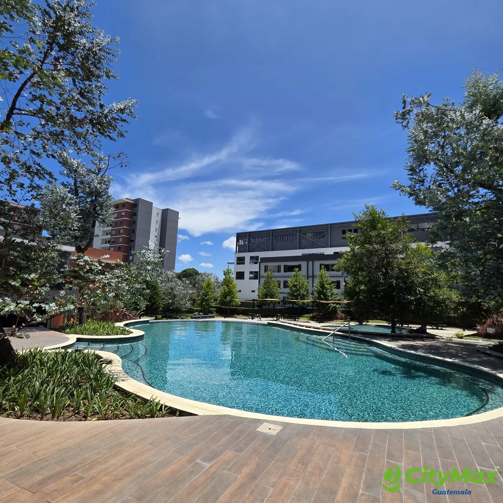 Apartamento con jardin en Venta Zona 14 La Villa - foto 1