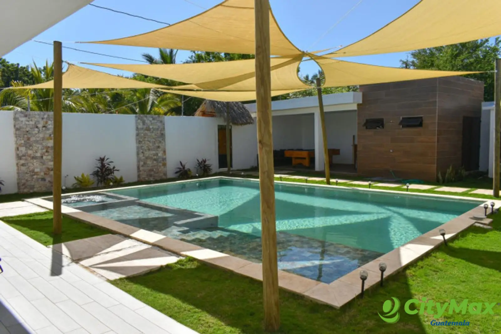 Espectacular casa en Venta en Monterrico - foto 1