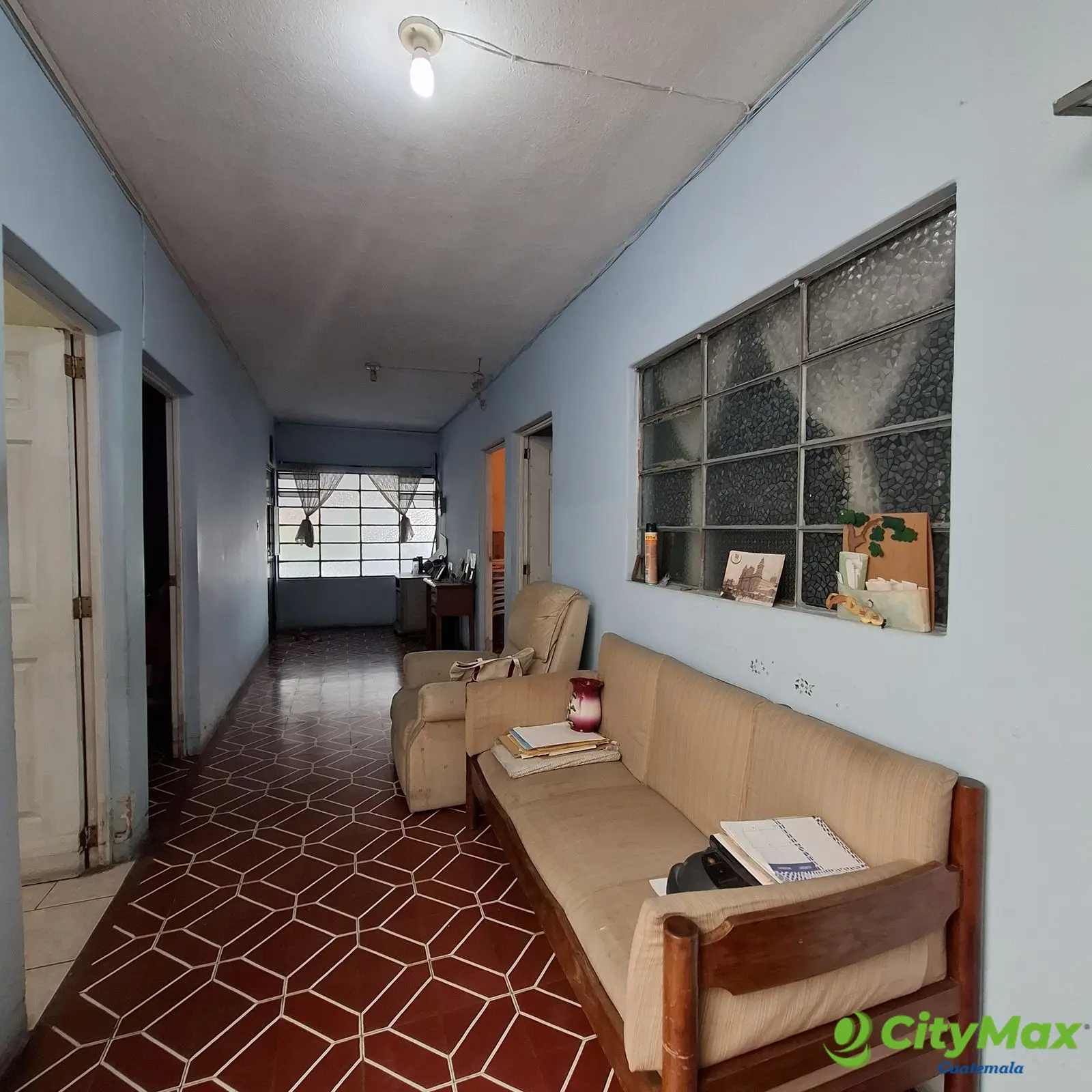 Casa en venta en zona 7 Tikal 1 Avenida Principal - foto 1