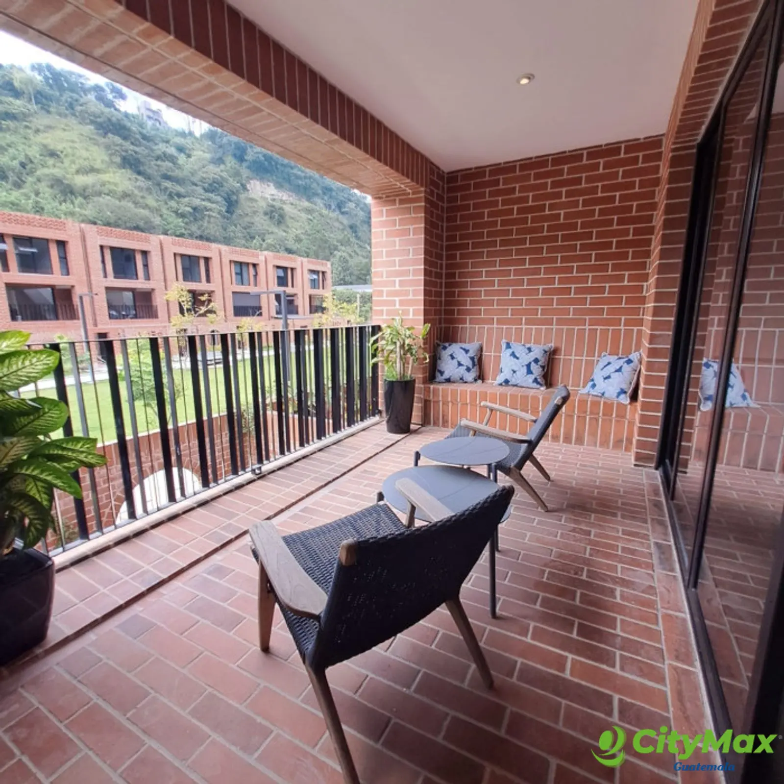 En Venta Casa en IRIDIA HOMES zona 13 - foto 1