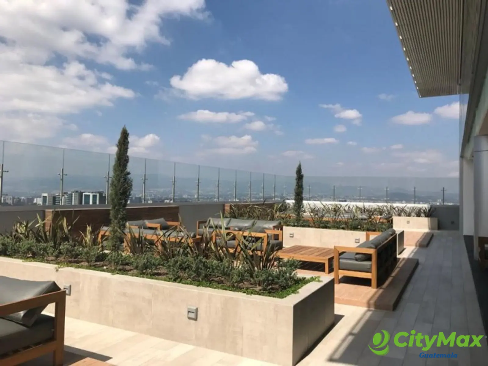 Oficina Renta o Venta Edificio Insigne Z.15 Guatemala - foto 1