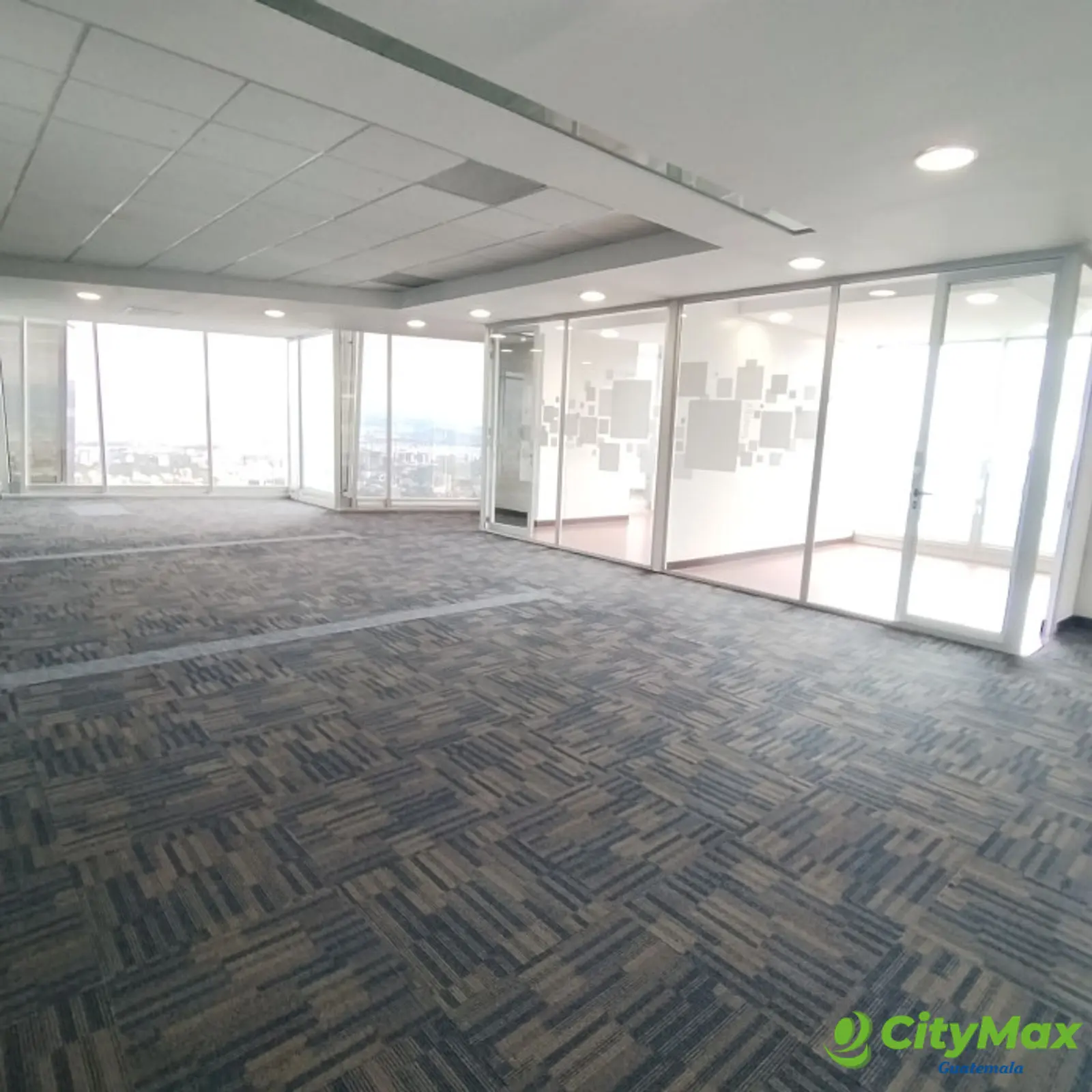 Oficina Administrativa en Renta con 696.65 Mtrs - foto 1