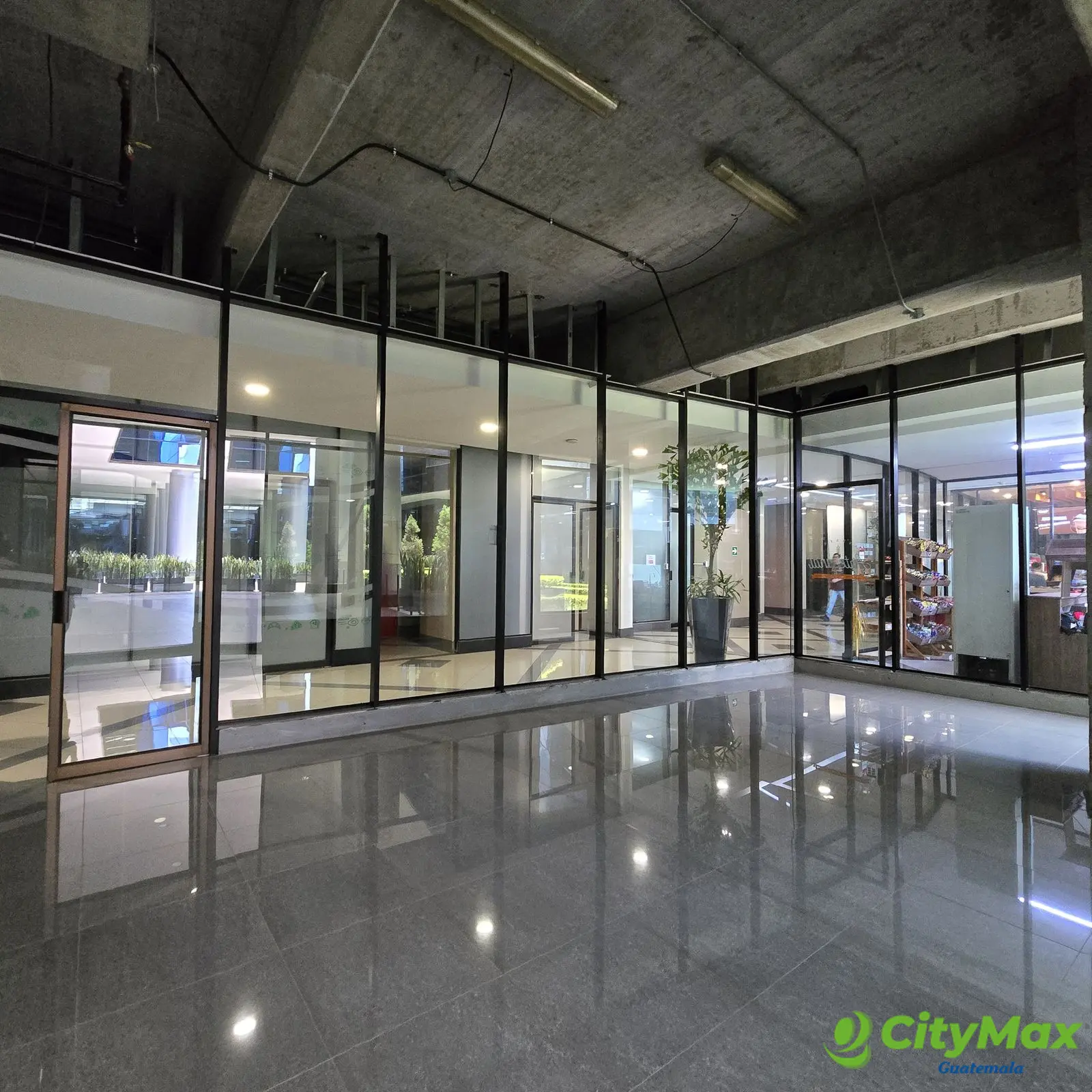 En renta Local Comercial en 15 Ave. zona 13 Guatemala. - foto 1