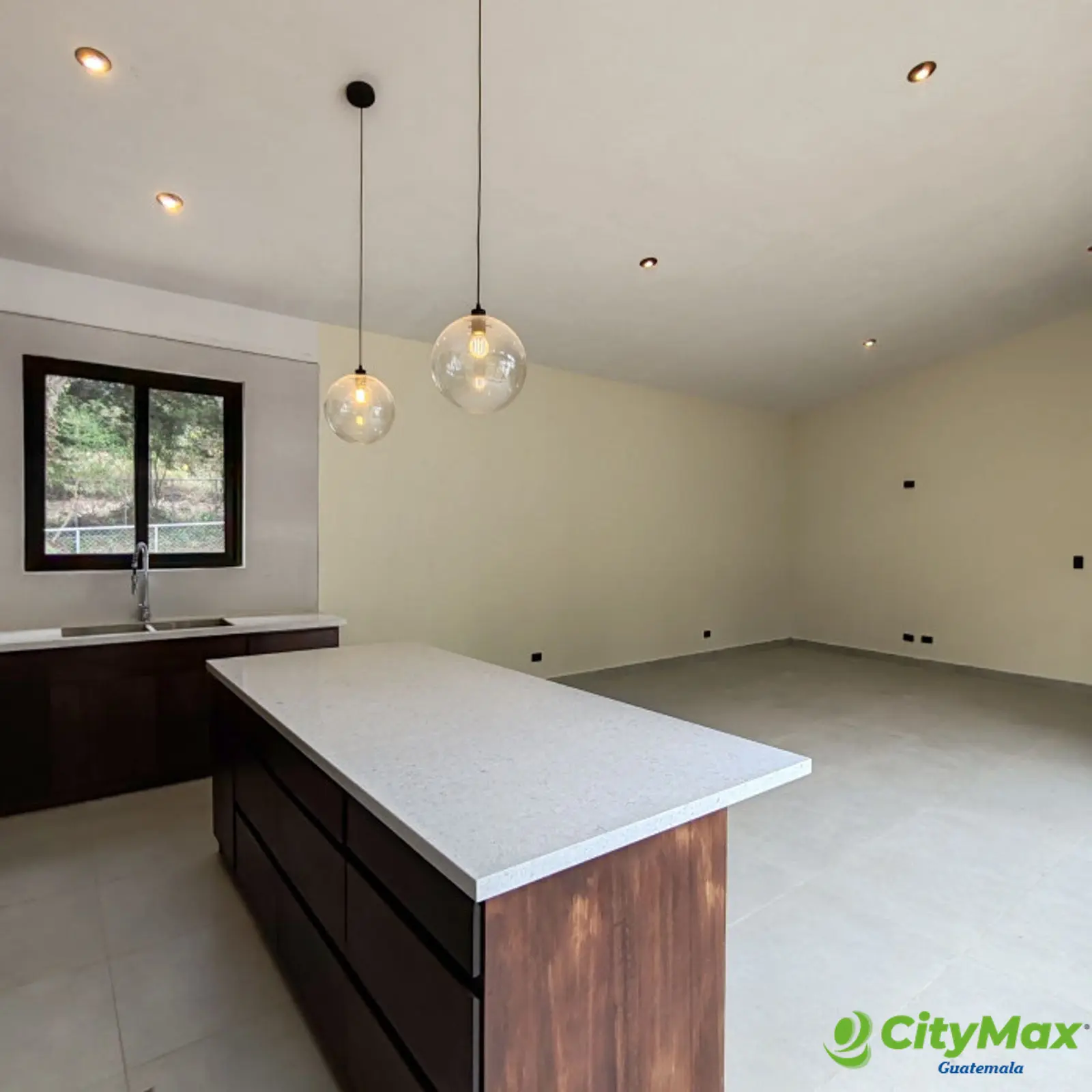 Casa en Venta en San Lucas Sacatepequez de 1 Nivel  - foto 1