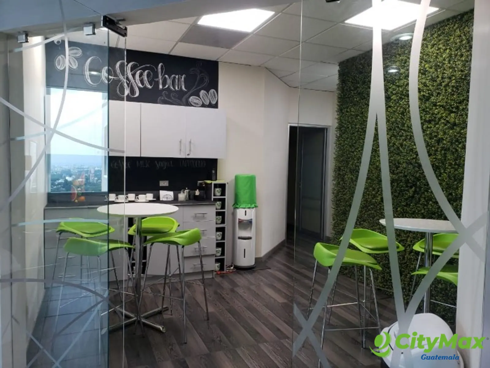 Oficina tipo Coworking en Zona Pradera Zona 10 en renta - foto 1