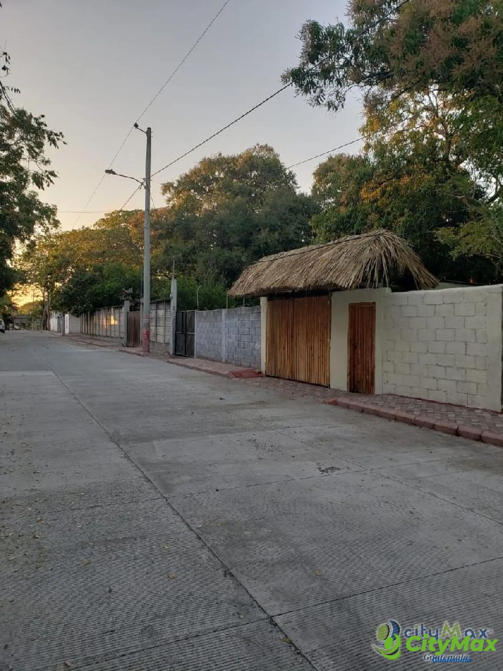 Casa con piscina en venta en Iztapa Escuintla - foto 1