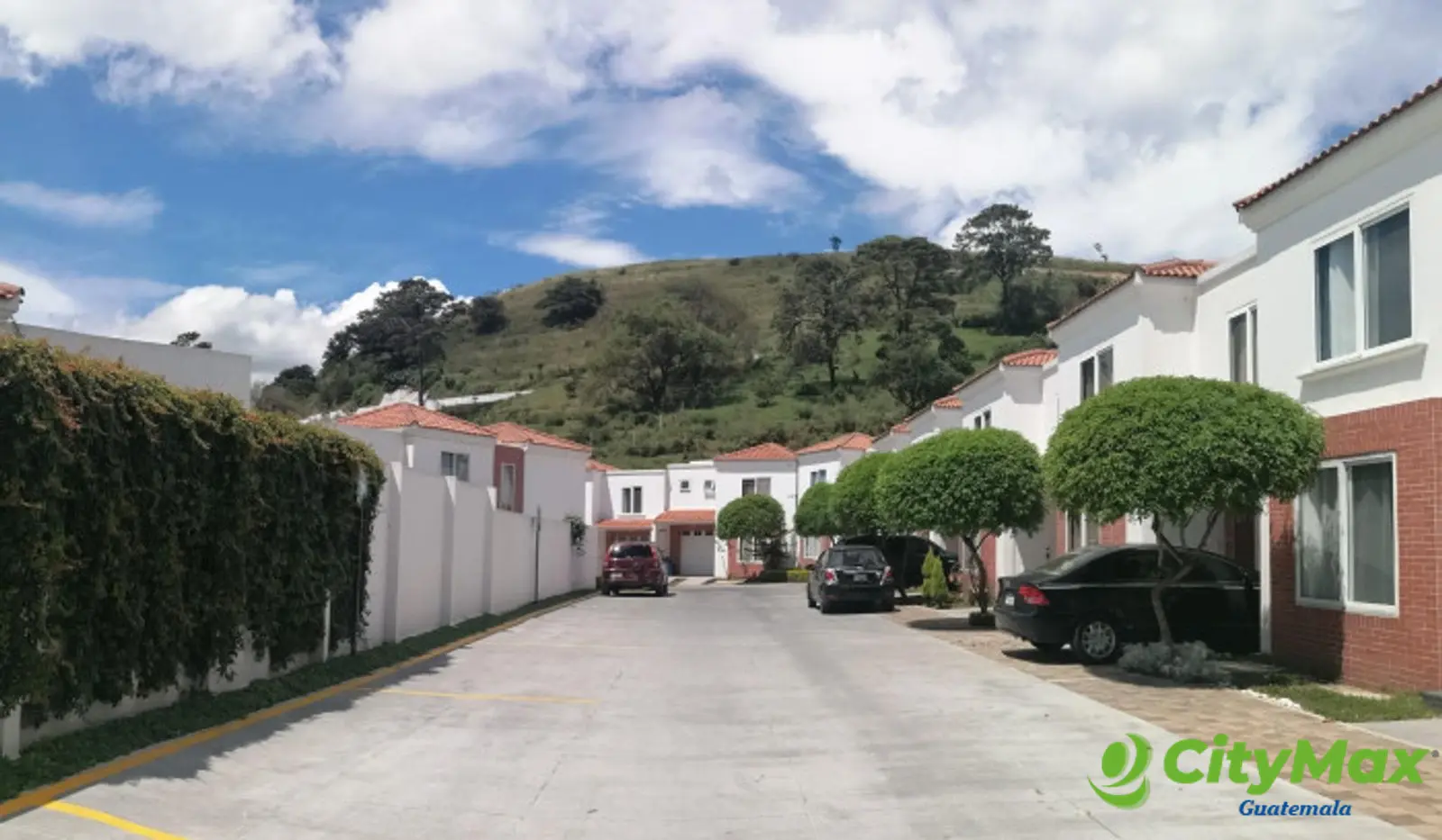 Casa en hacienda de las flores villa nueva - foto 1