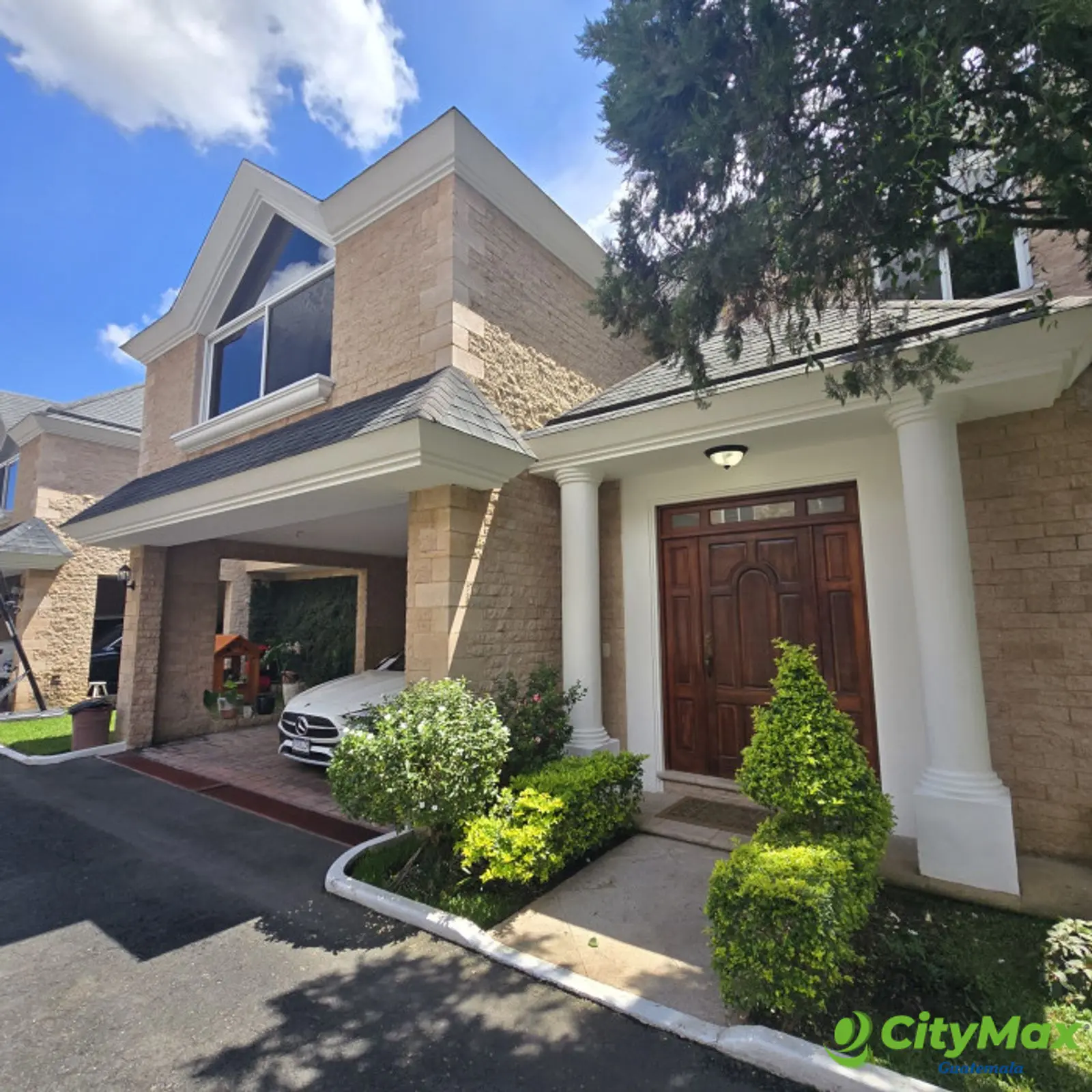 Alquiler hermosa casa en condominio en zona 10 - foto 1