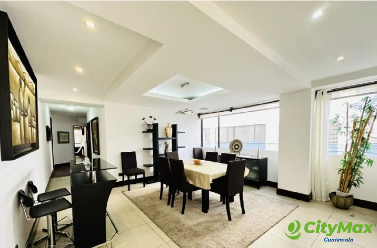 en Venta o Renta Apartamento amueblado en Zona 10 - foto 1