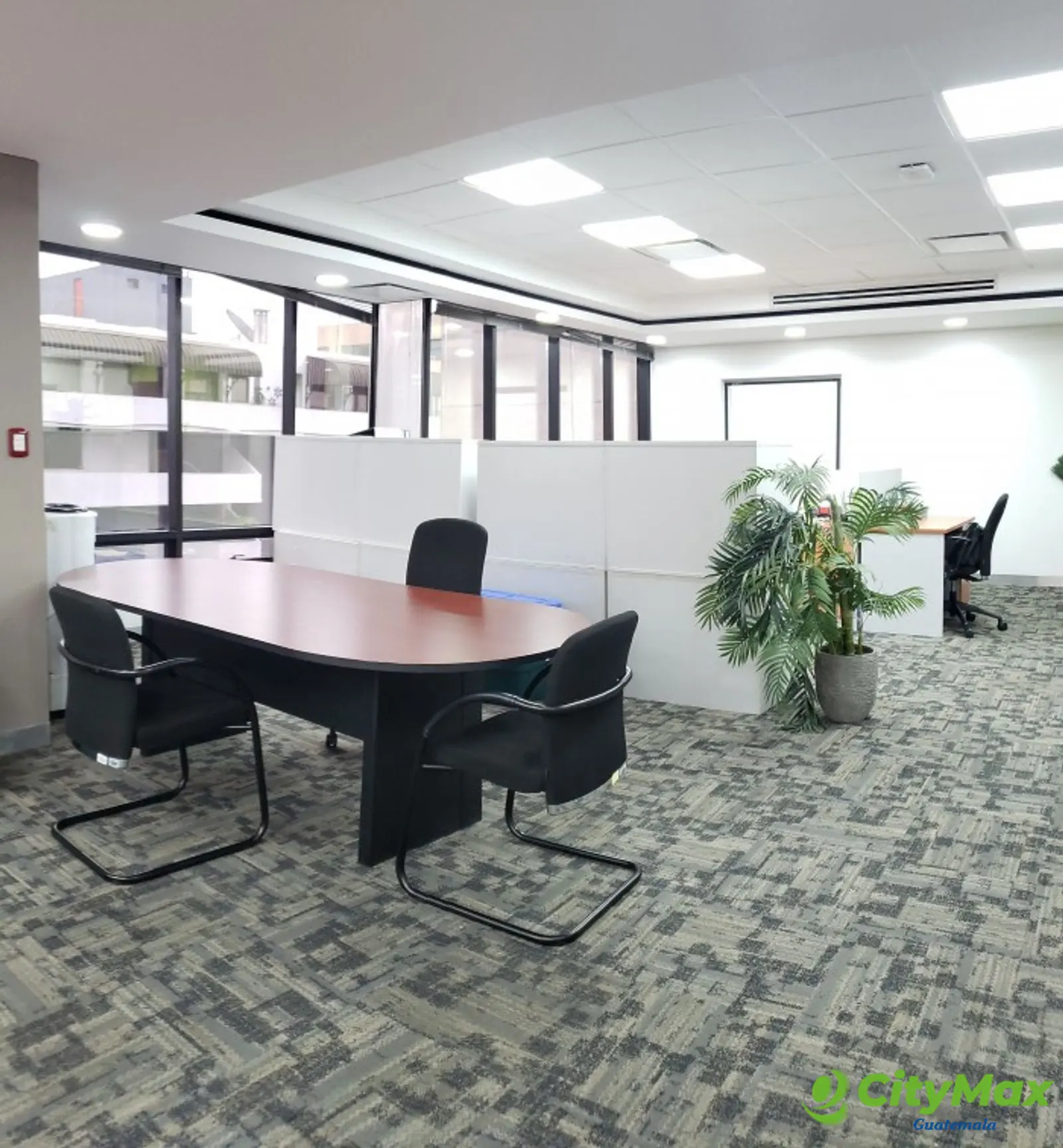 Oficina en venta zona 10 NIVEL COMPLETO inversión  - foto 1