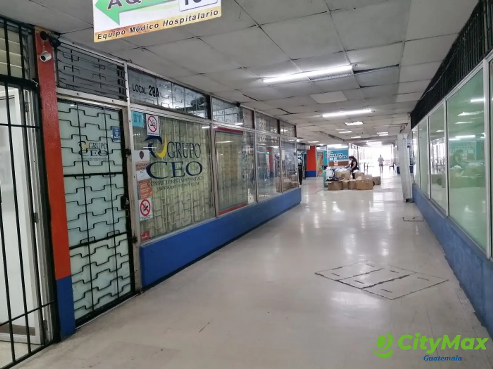 En ALQUILER LOCAL Comercial En zona 5 Centro Comercial - foto 1