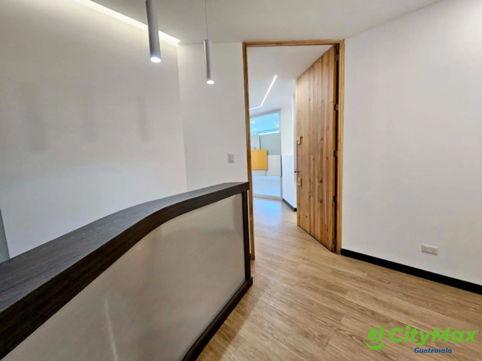 Moderna Oficina Renta Zona Pradera zona 10 Guatemala - foto 1