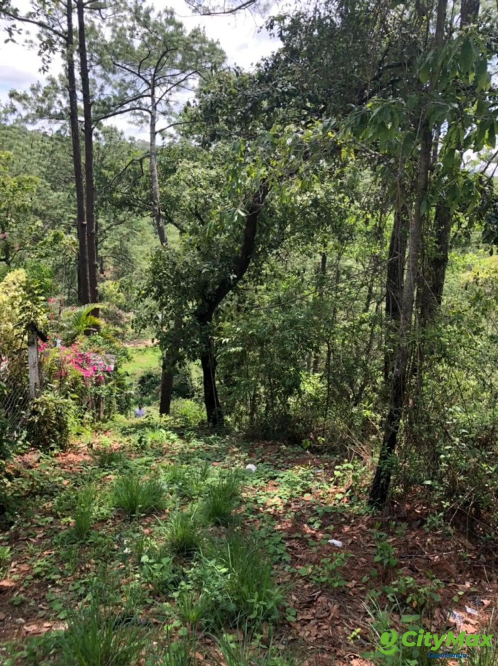 TERRENO EN HACIENDA DE LAS FLORES SAN JUAN SACATEPEQUEZ - foto 1