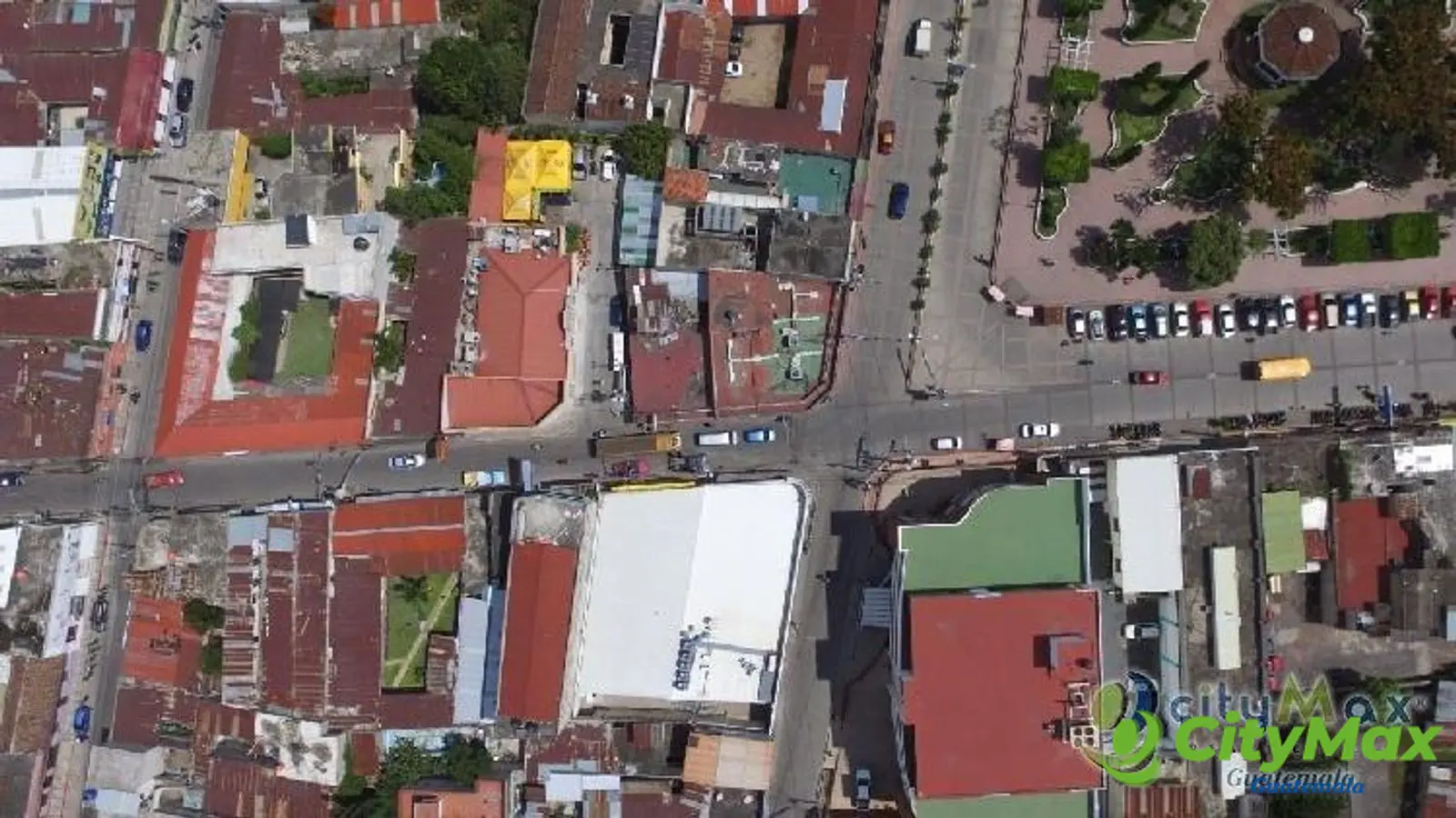 Excelente Ubicacion Terreno en Renta a mts del Parque!! - foto 1