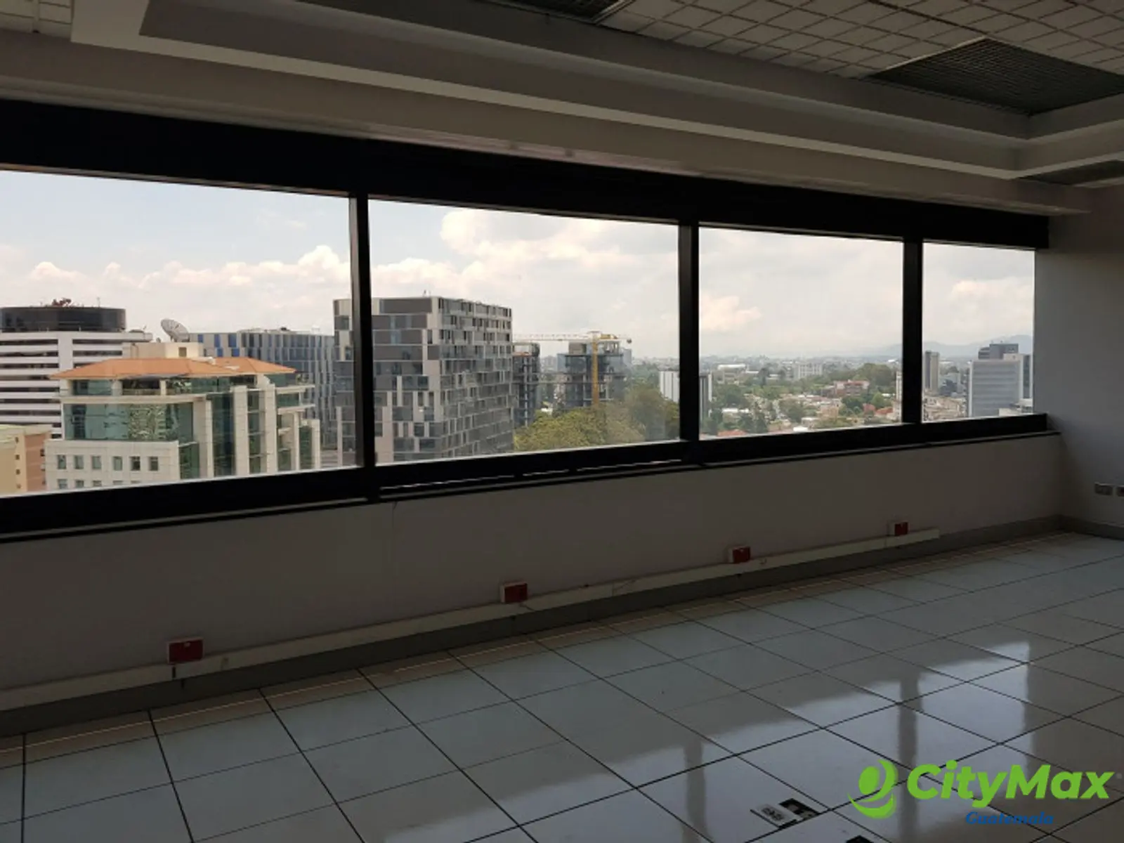 En Alquiler Oficina en Zona 10 Guatemala - foto 1