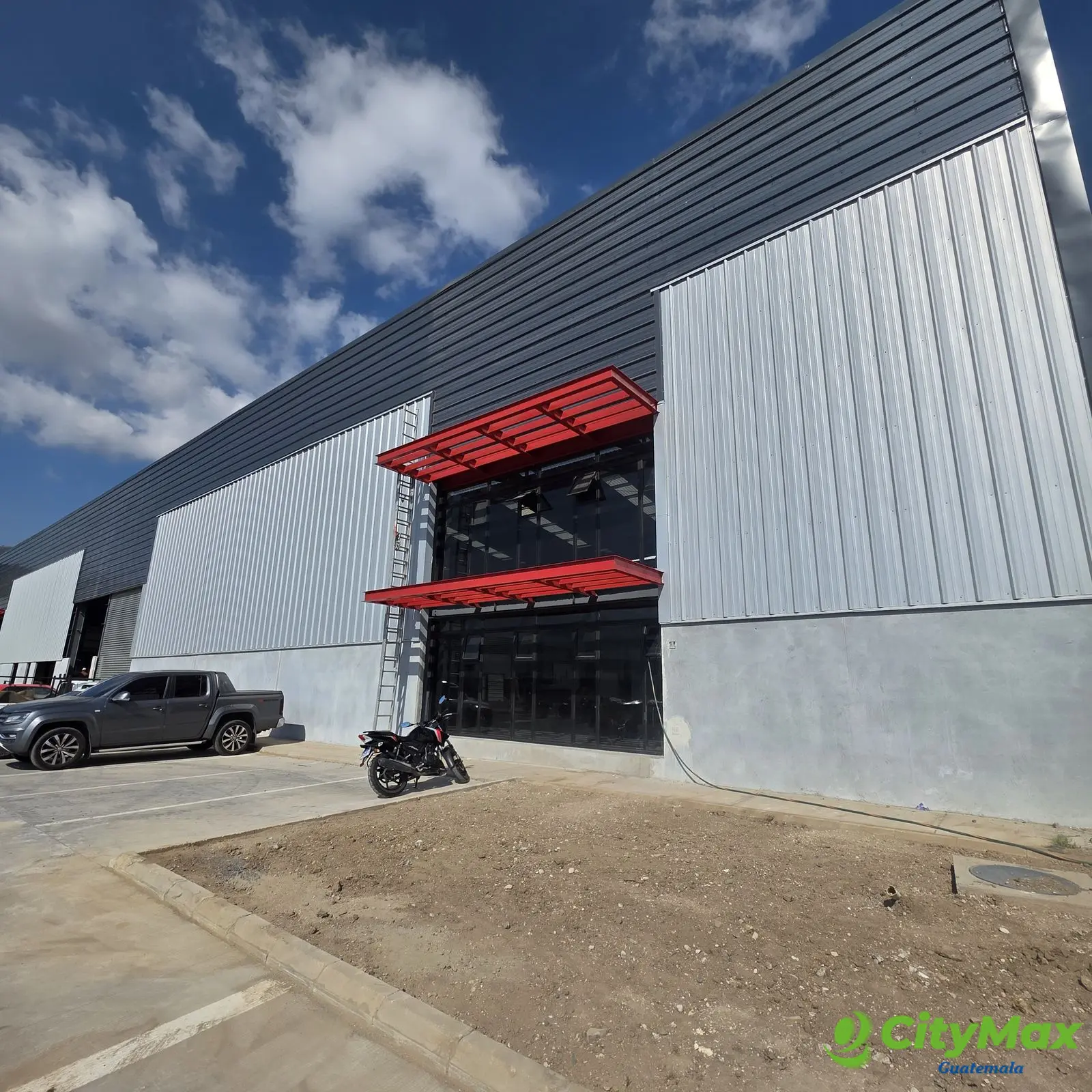 En venta Ofibodega en Parque Industrial de Amatitlan - foto 1