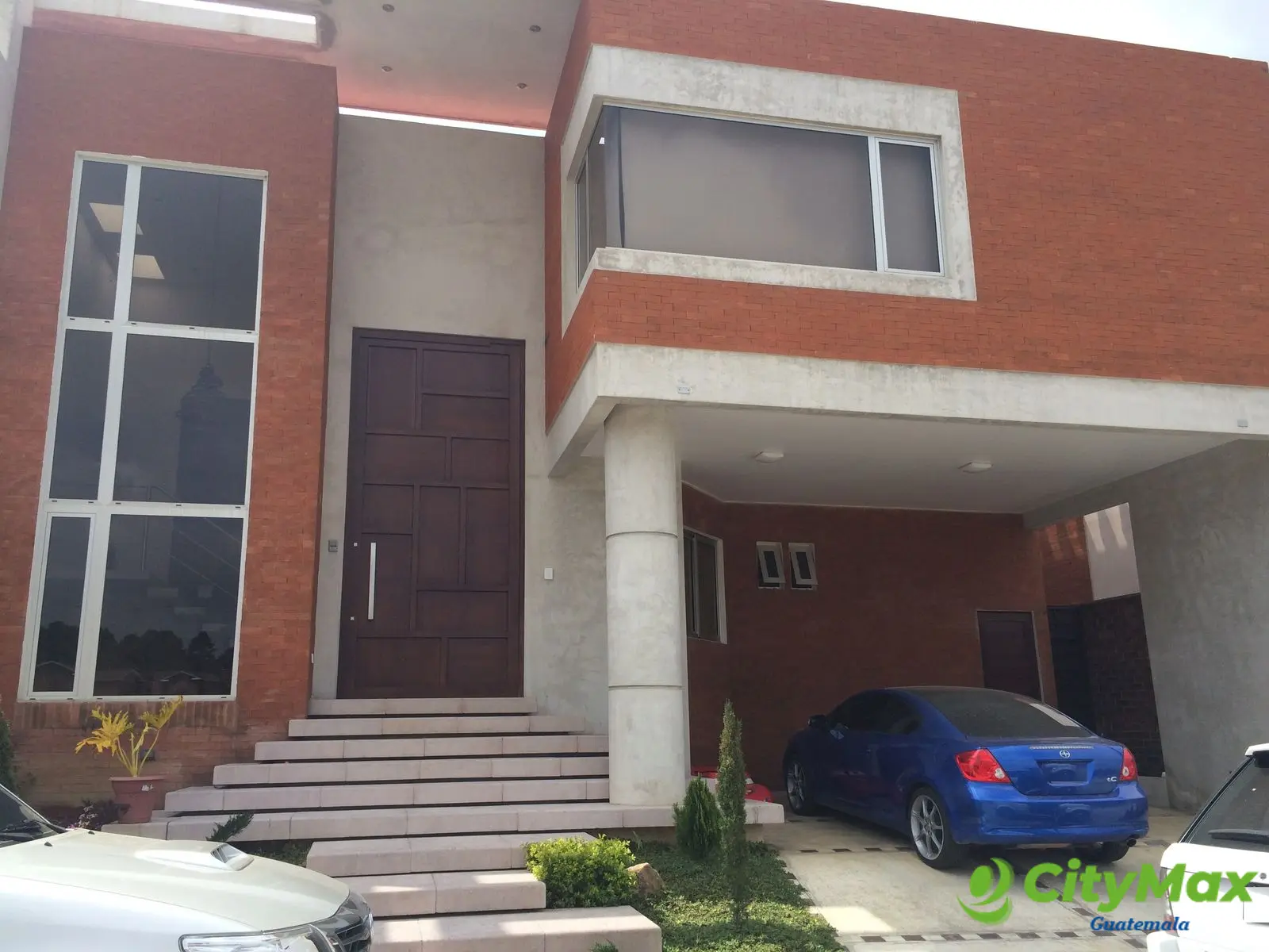 En Carretera a El Salvador amplia casa en venta!!!! - foto 1