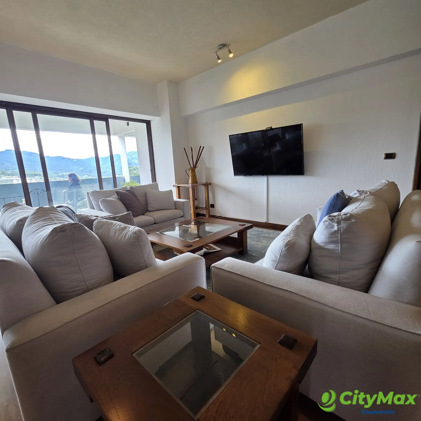 Apartamento amueblado en alquiler zona 14 - foto 1