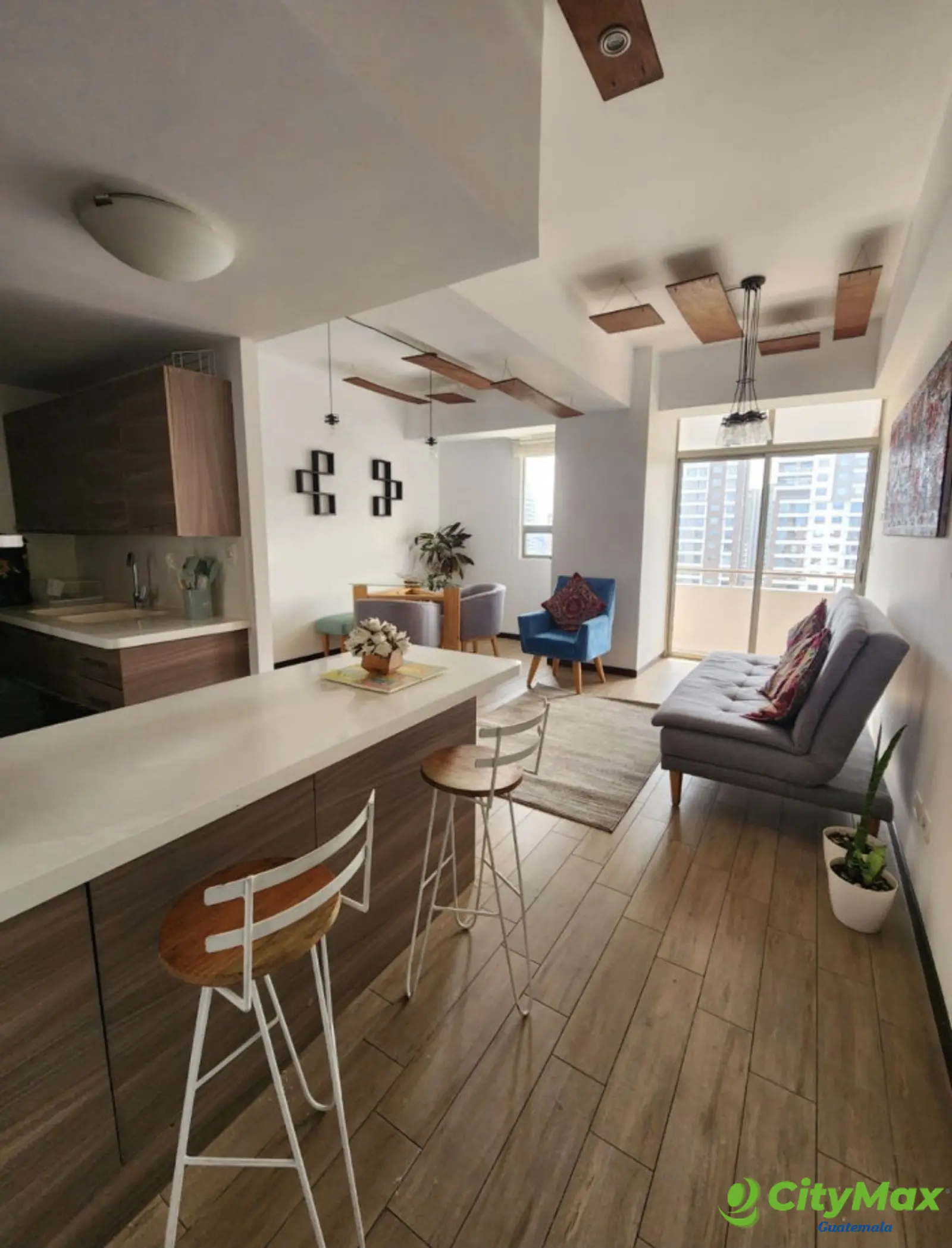 Apartamento amueblado en renta zona 13 - foto 1