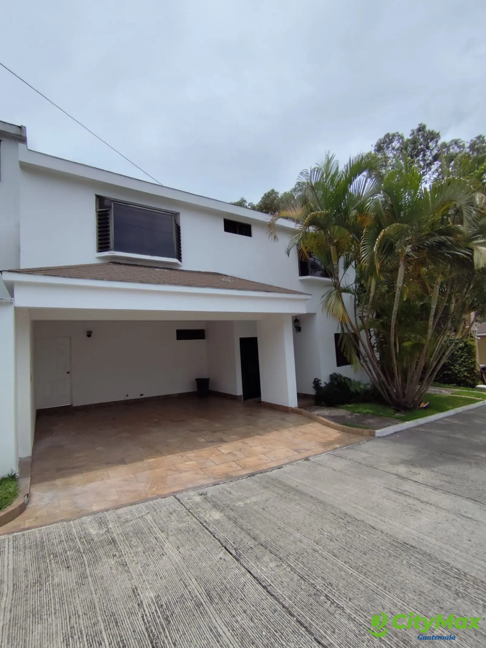 Casa en Renta en Bulevar San Cristóbal Zona 8 de Mixco - foto 1
