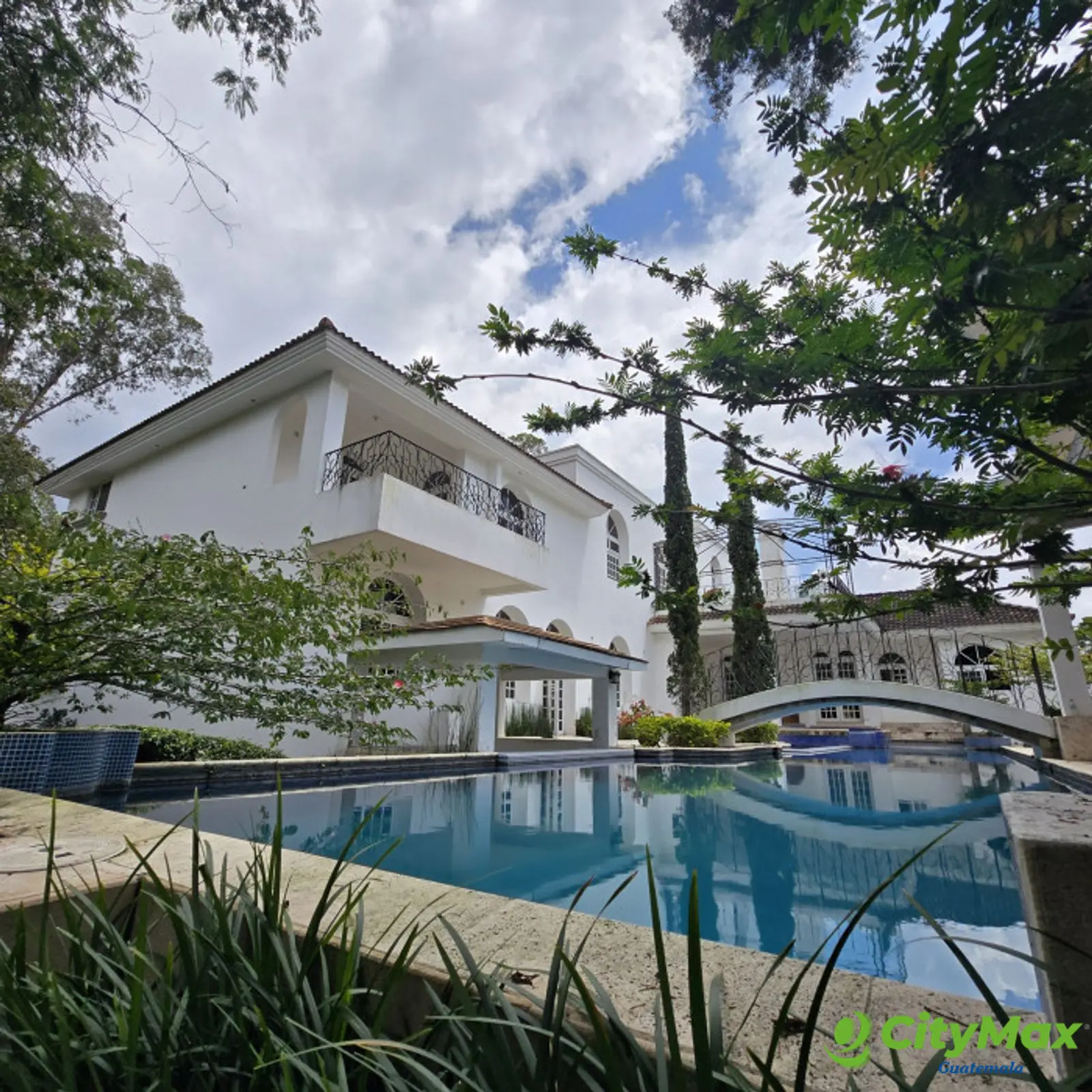 Casa en venta en Foresta de Cayala zona 16 - foto 1