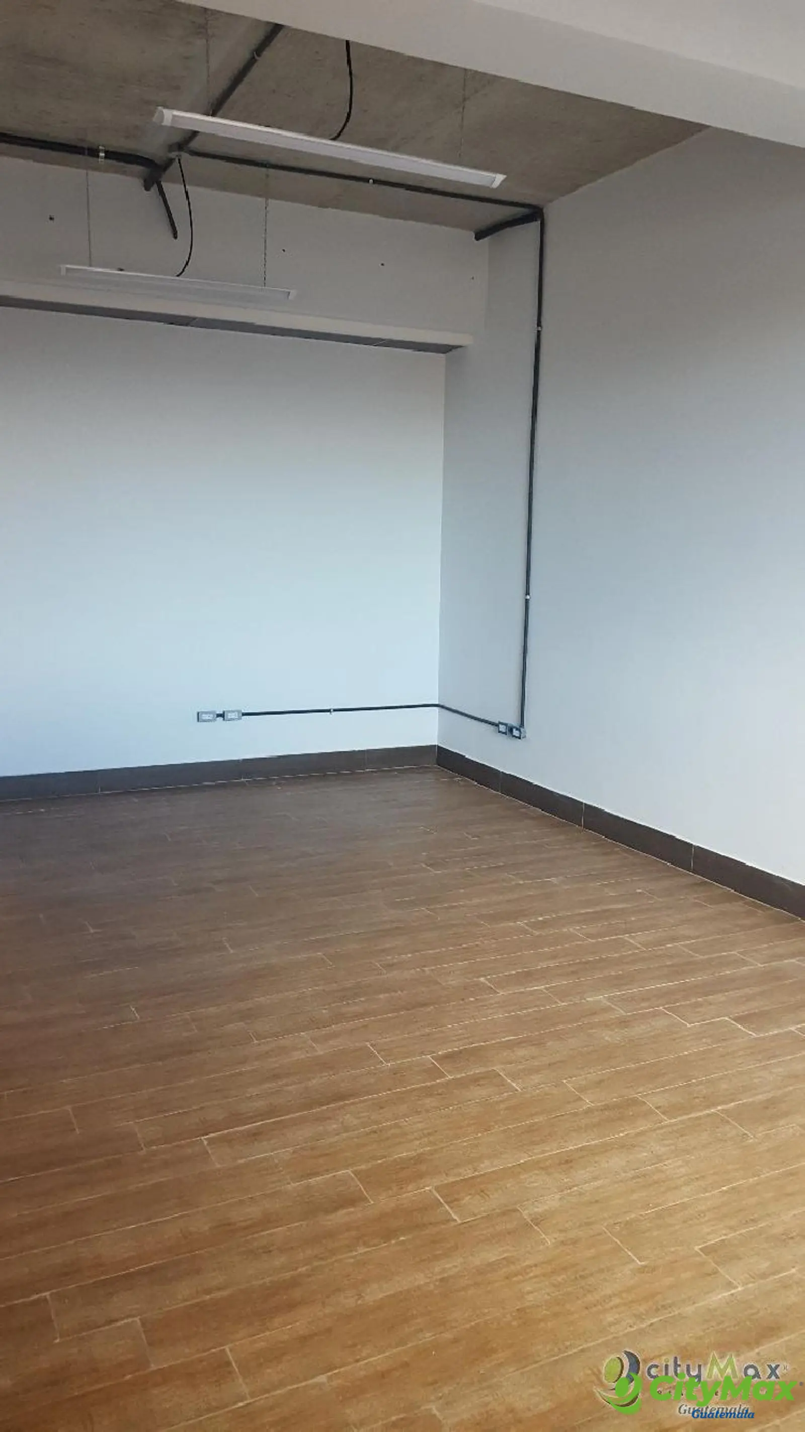 Venta de Oficina por Miraflores zona 11 Nivel Alto - foto 1