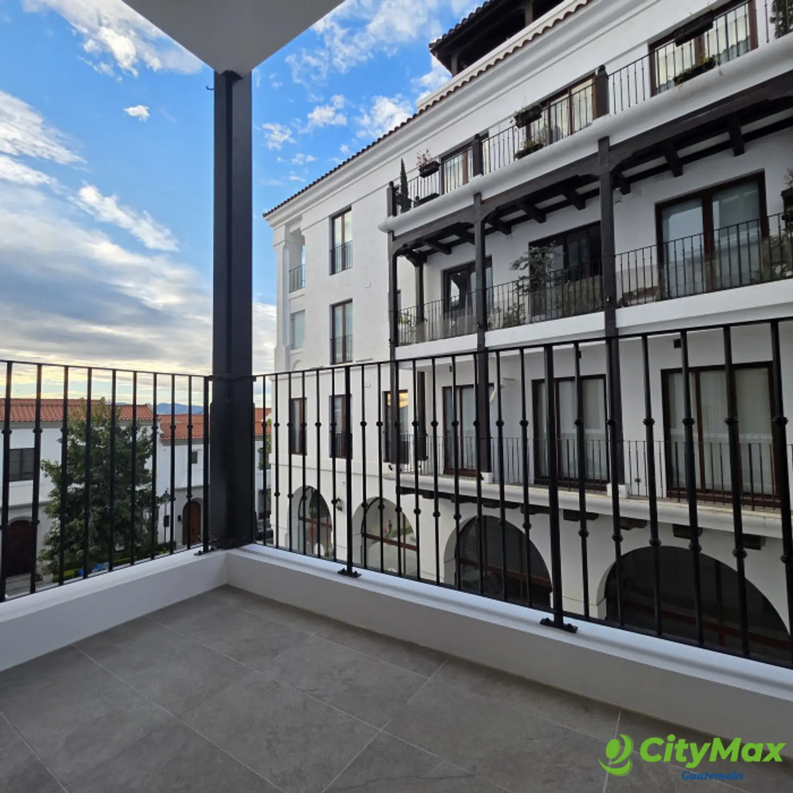 En Venta apartamento Zona 16 Lirios de Cayala - foto 1