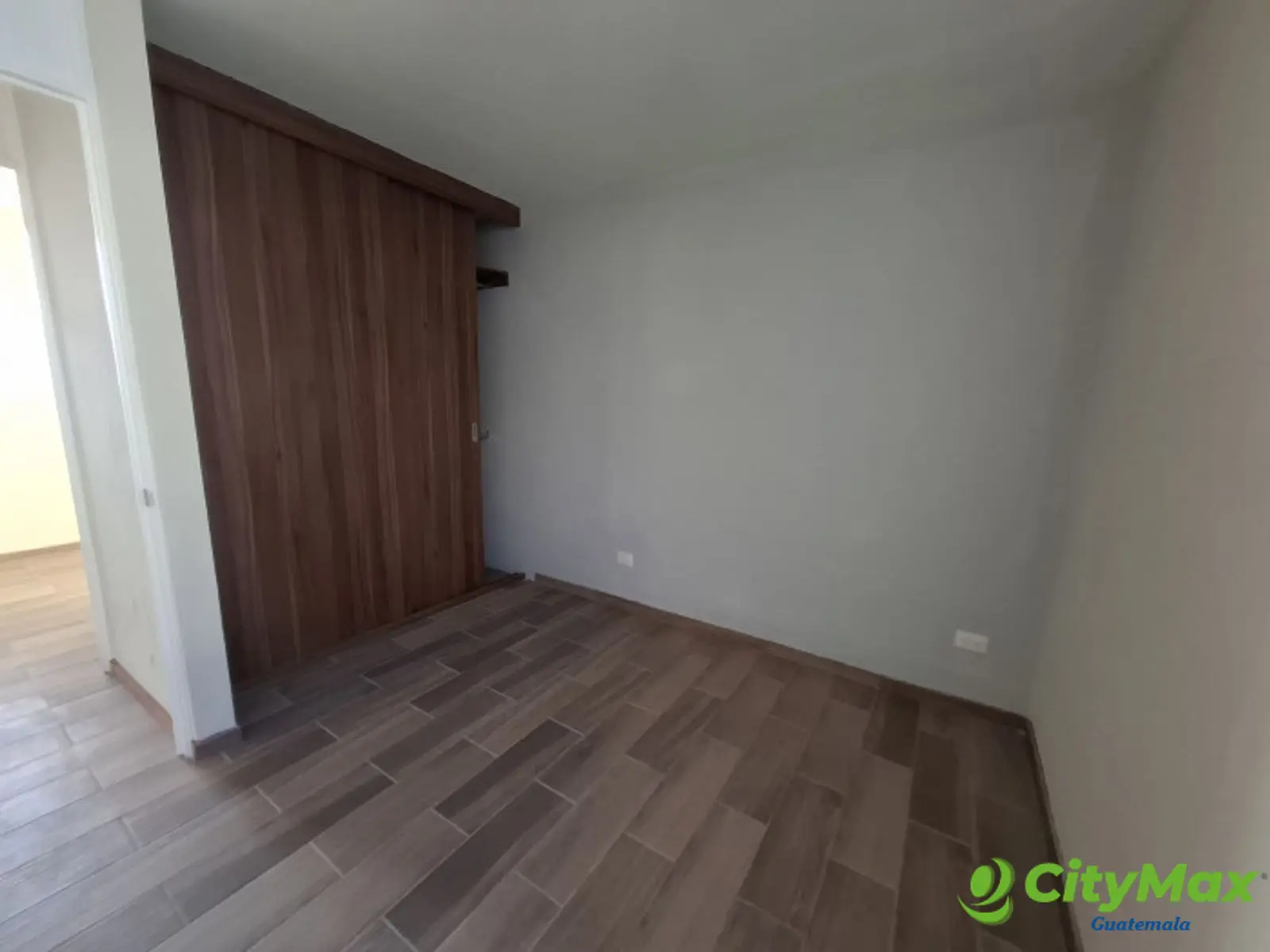 En Venta Apartamento en Villas Los Alamos Guatemala - foto 16
