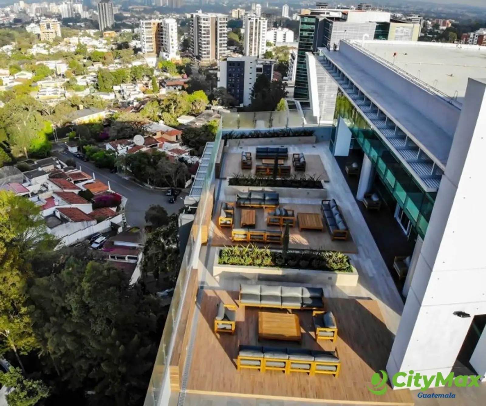 Se renta oficina en zona 15 Edificio Insigne - foto 10