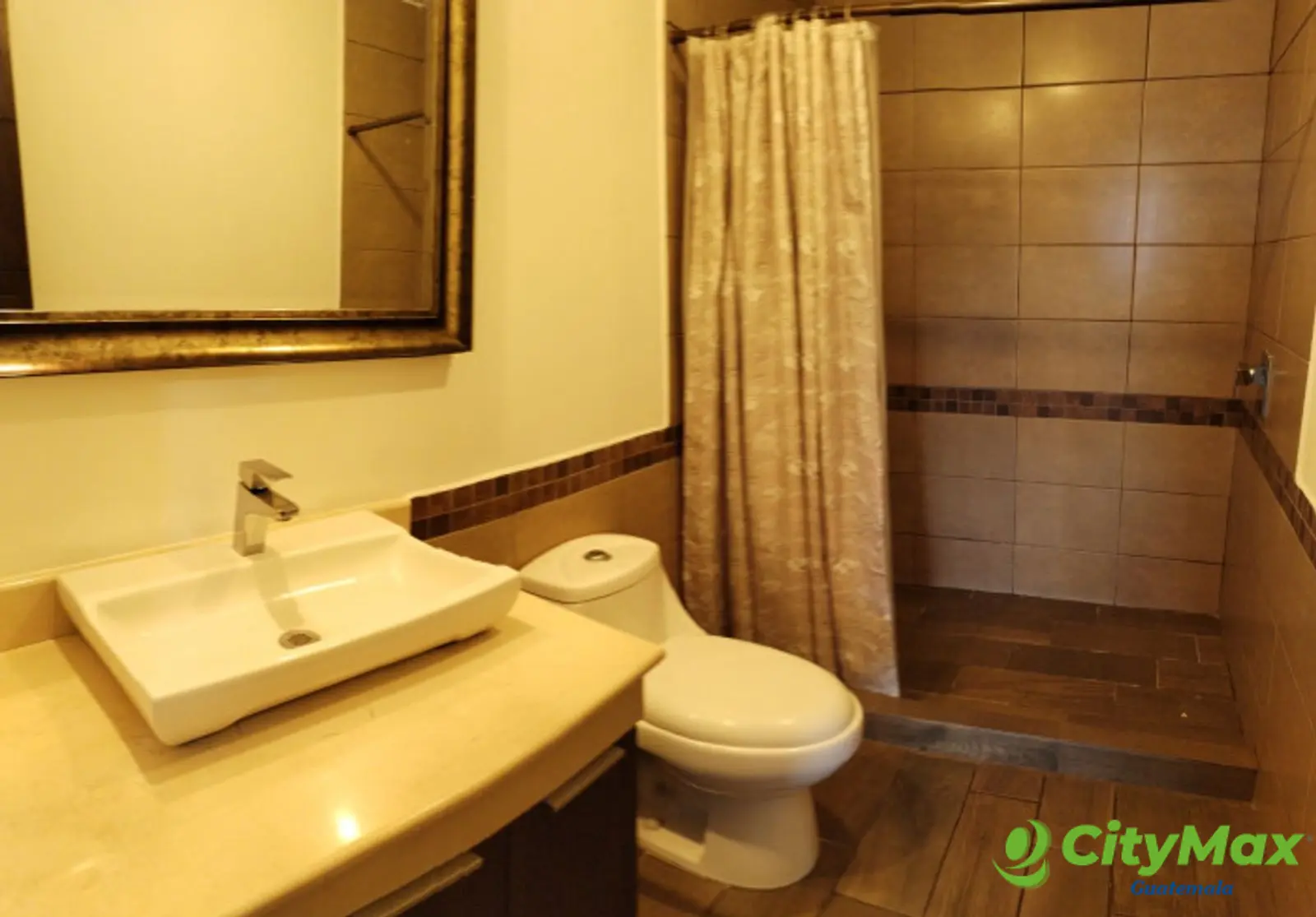 Apartamento en Renta en Zona 10 Edificio Verona - foto 9