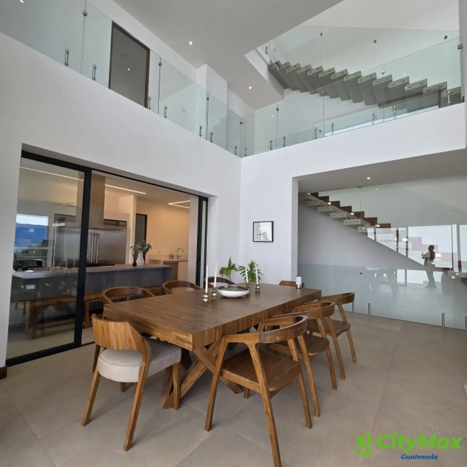 Lujosa Casa en Venta en Exclusiva Zona 16 el Pulte - foto 4